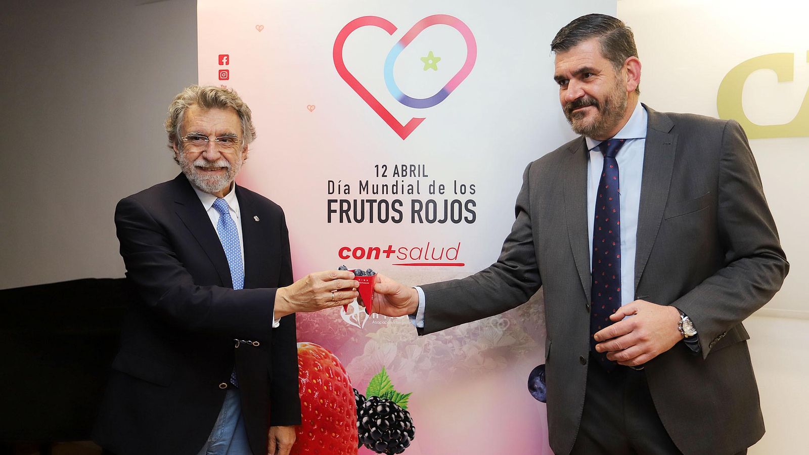 El doctor Antonio Escribano y el gerente de Interfresa, Pedro Marín.