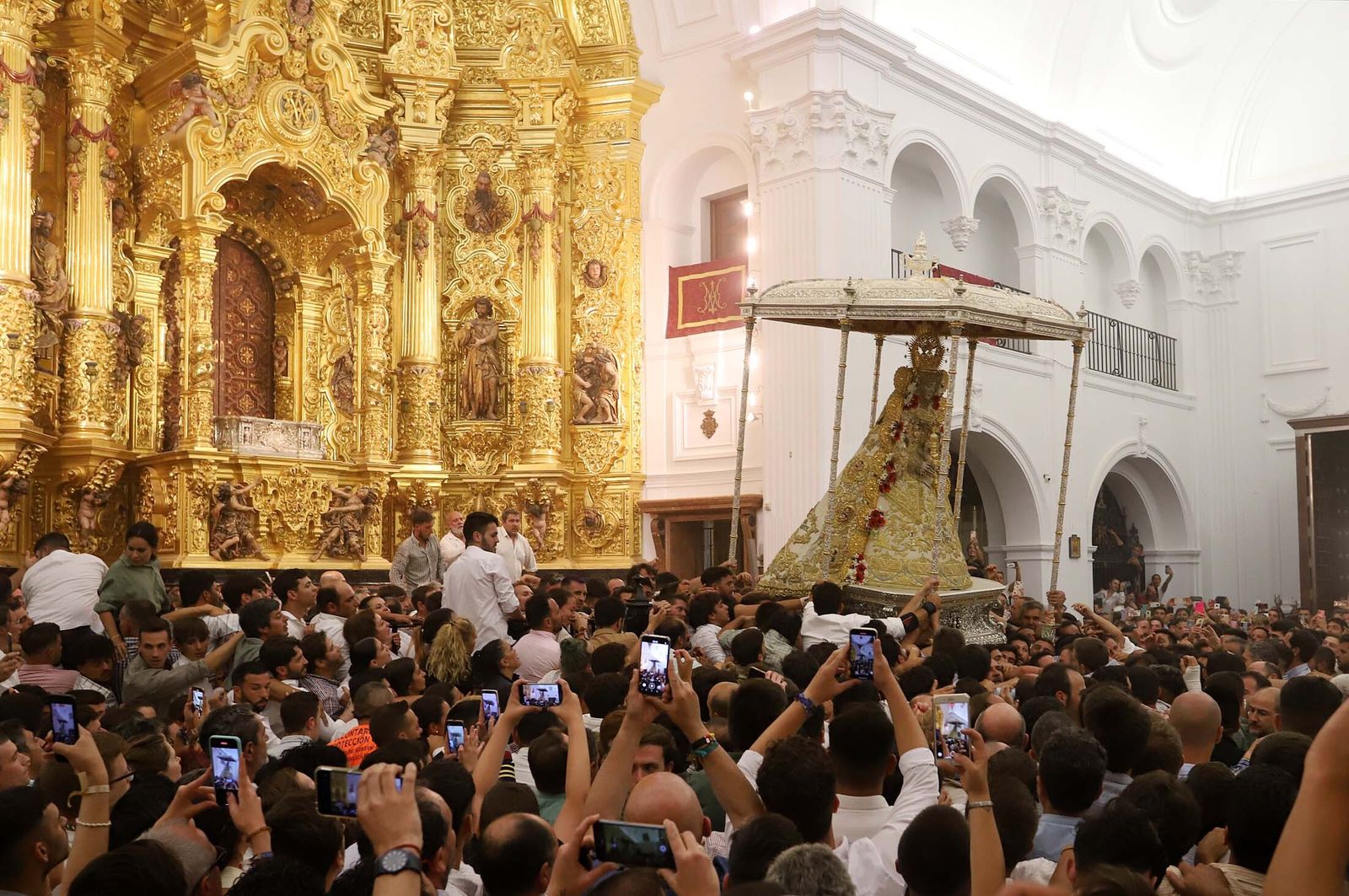 El Salto a la Reja de la Virgen del Rocío en imágenes