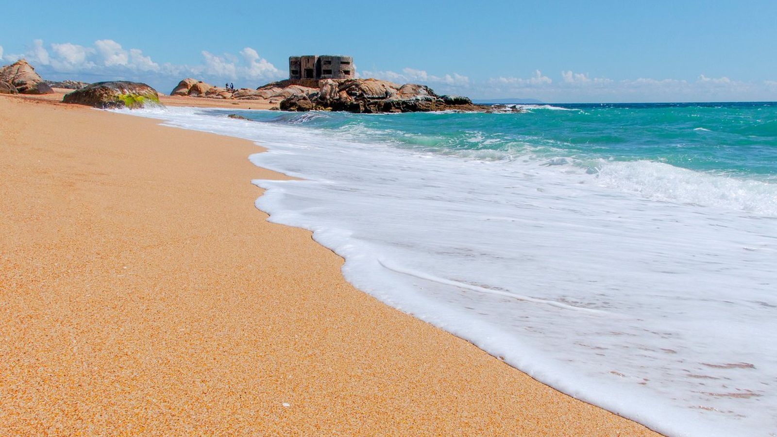 Atlanterra, una de las playas andaluzas libre de humo.
