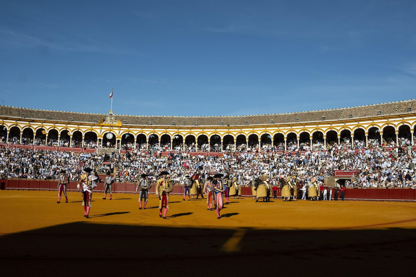 Paseíllo en una de las tardes en la Maestranza durante la pasada Feria de abril.