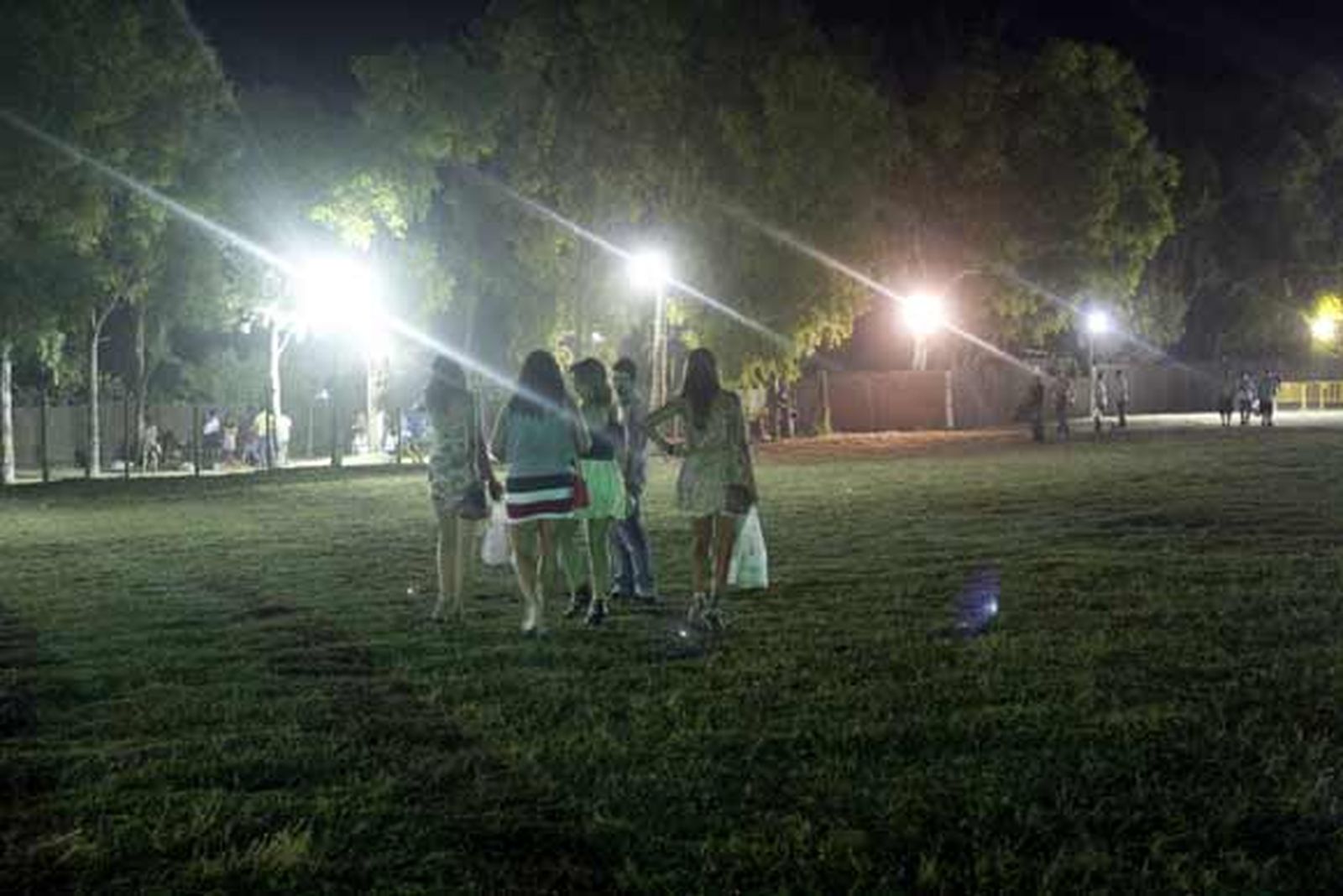 El Ayuntamiento creará un parque para "ocio sano" tras prohibir el botellón