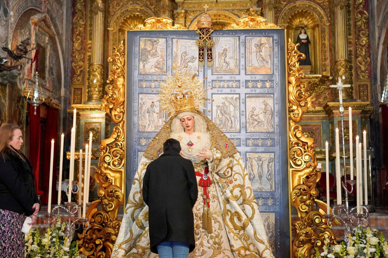 Besamanos de Nuestra Señora de la Esperanza (La Trinidad)
