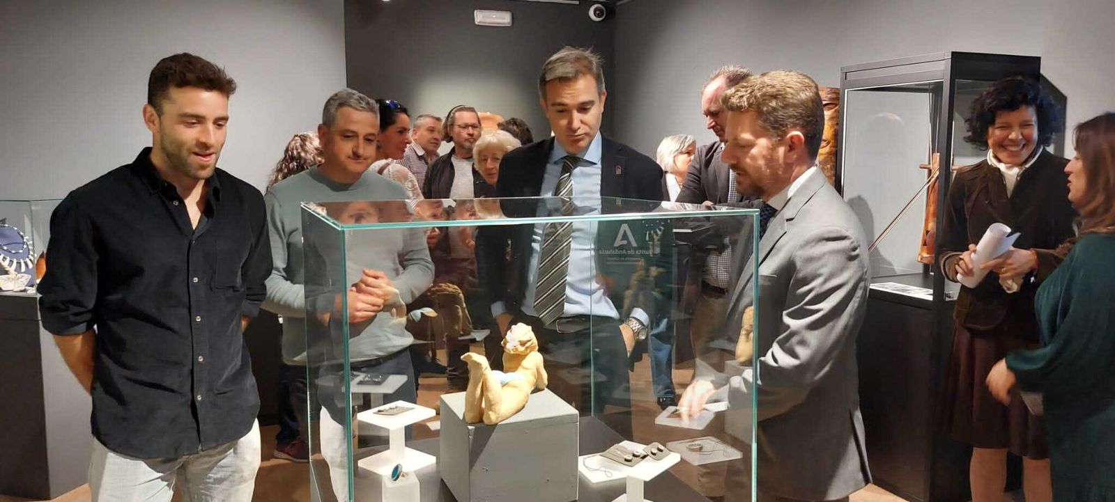 Delegados en la exposición de Días Europeos de la Artesanía