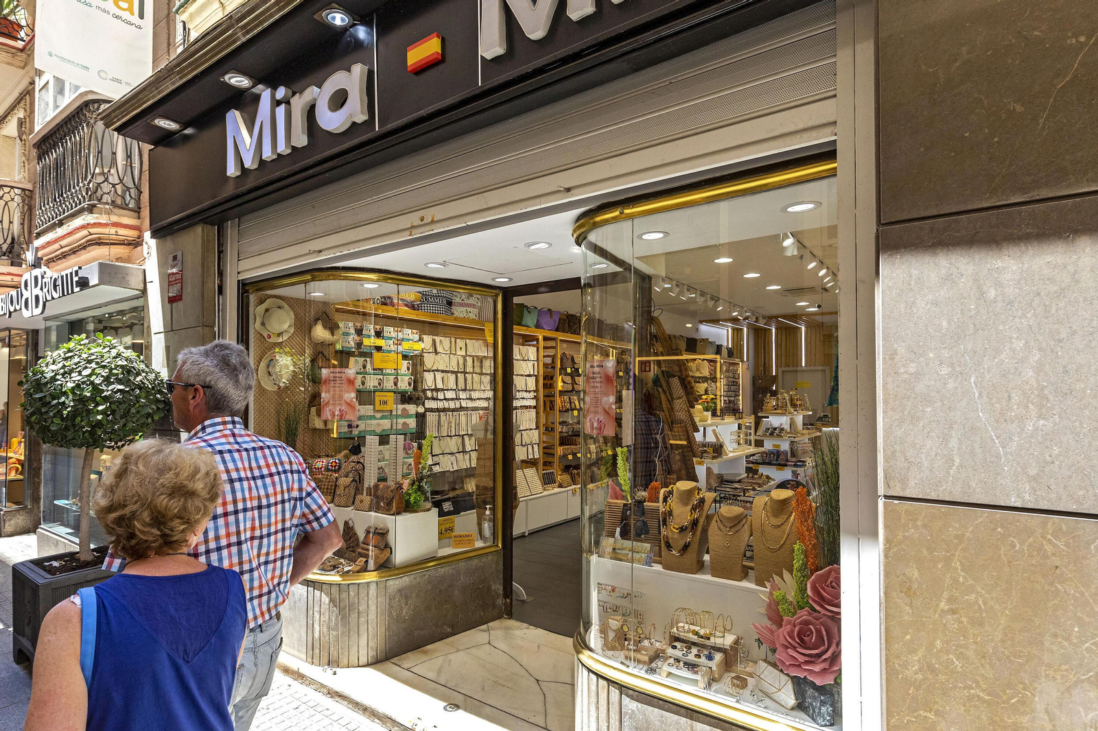 Columla y Ancha, imágenes de referentes del comercio en Cádiz