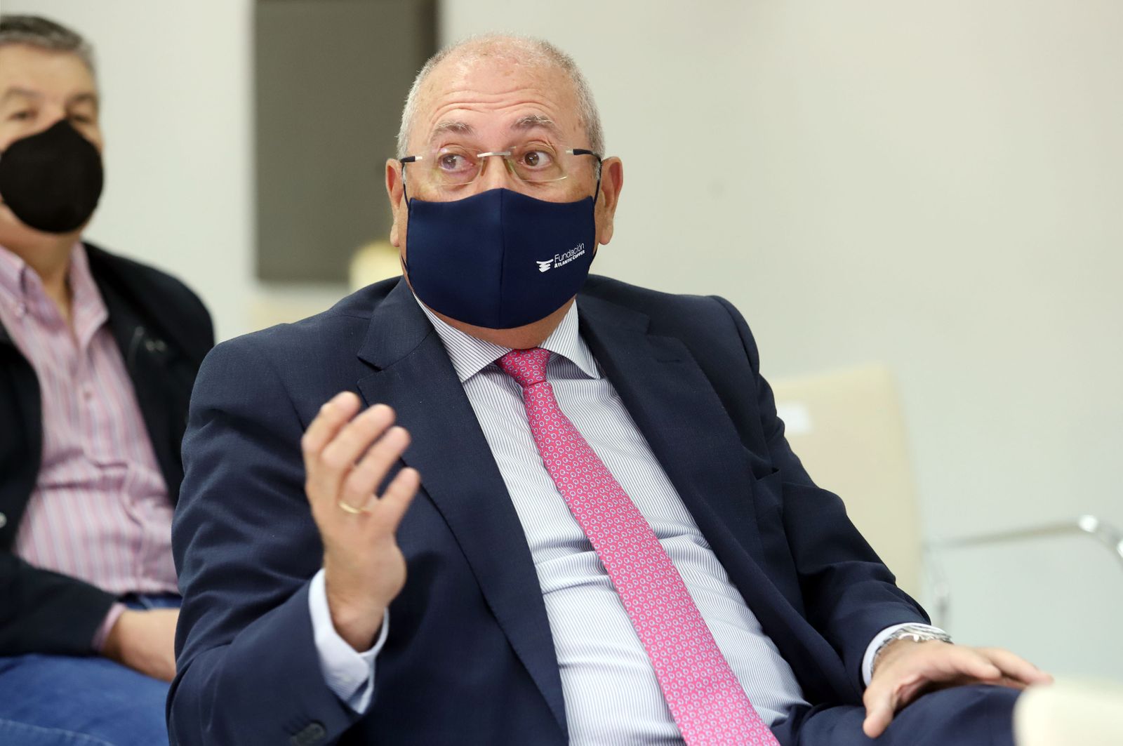 Imágenes del Foro Gerardo Rojas, con la participación de Antonio Lozano García