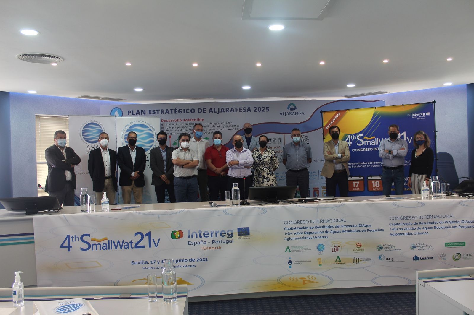 Foto de familia a la clausura del Congreso Internacional #Smallwat21v.