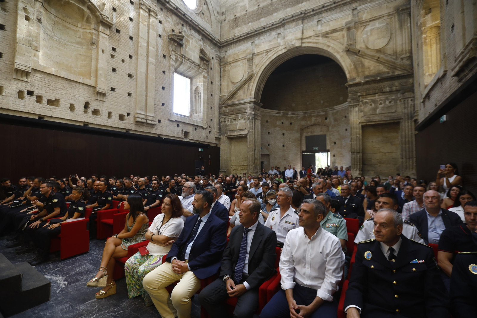 La toma de posesión de 50 nuevos agentes de Policía Local en Córdoba, en imágenes