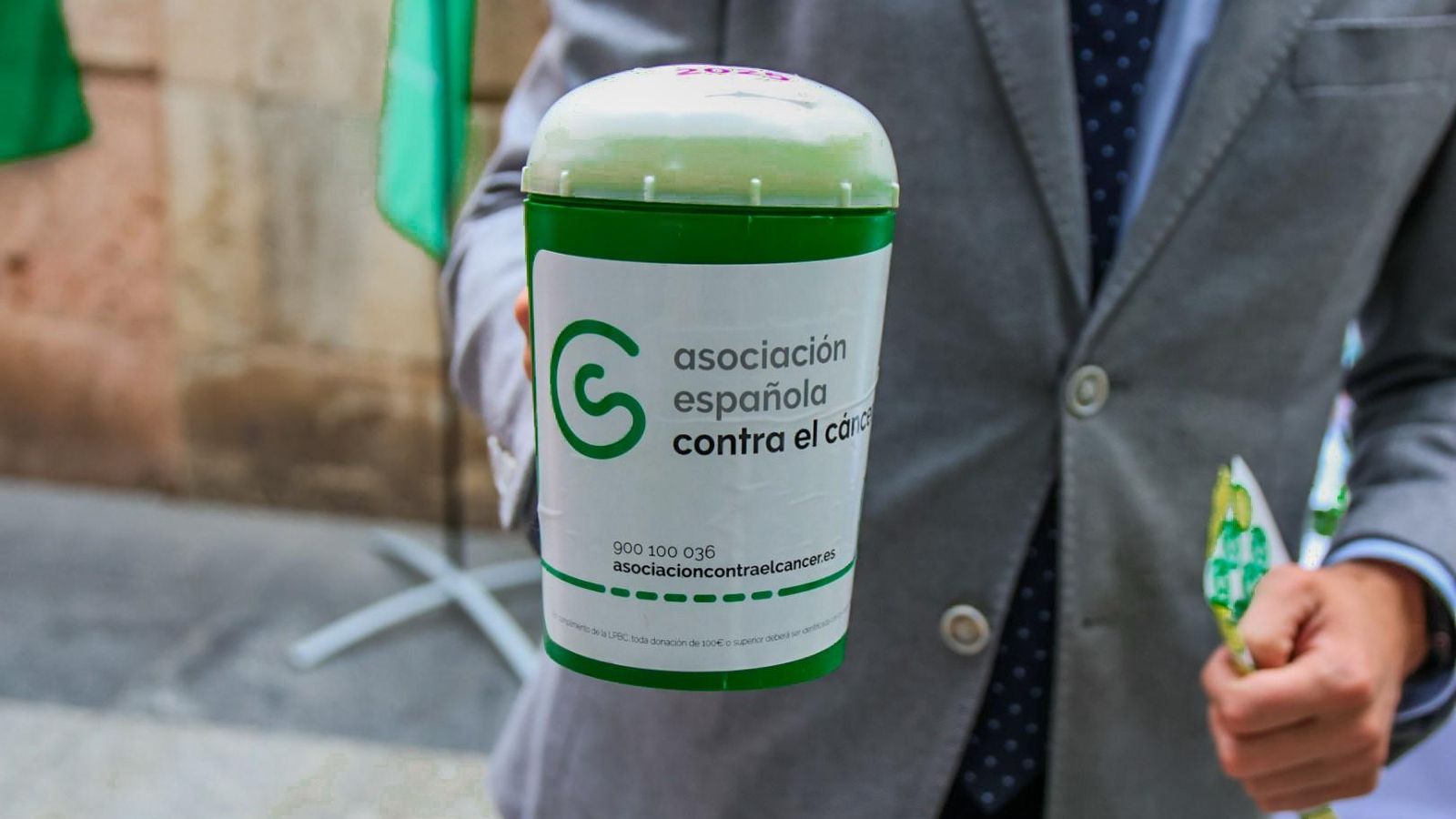 La cuestación anual, uno de los eventos más multitudinarios de la AECC que se realiza a la vez en toda España