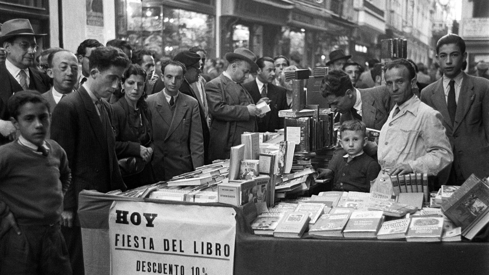 Fiesta del Libro en la calle Sierpes.