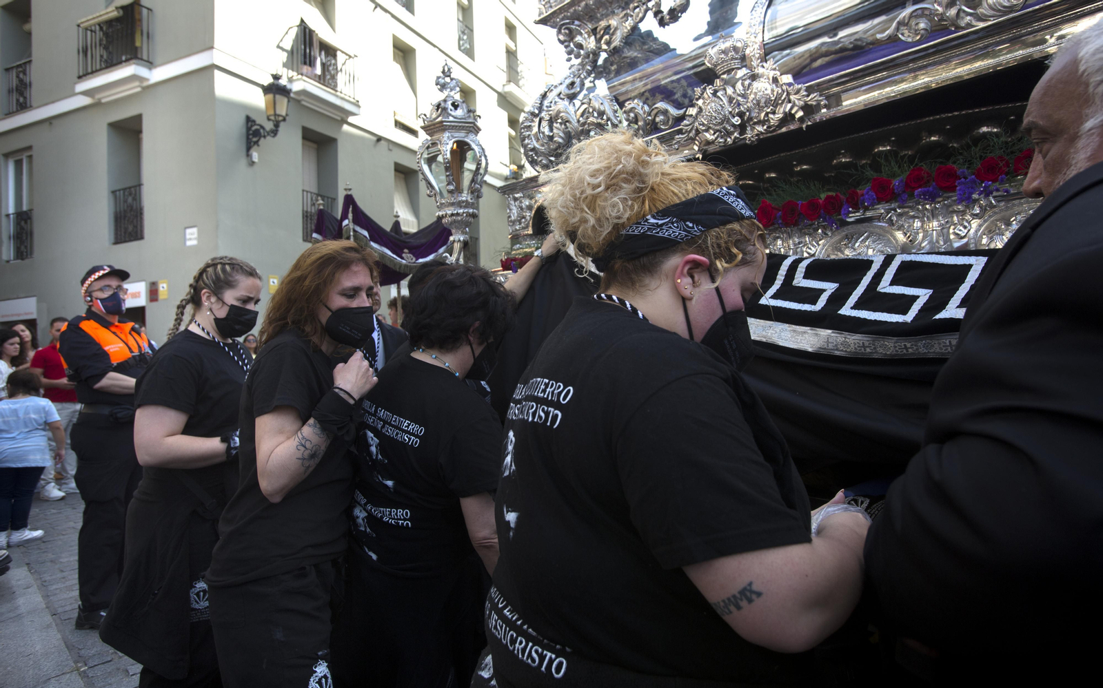 Las imágenes de la cofradía del Santo entierro en la Semana Santa de Cádiz 2022
