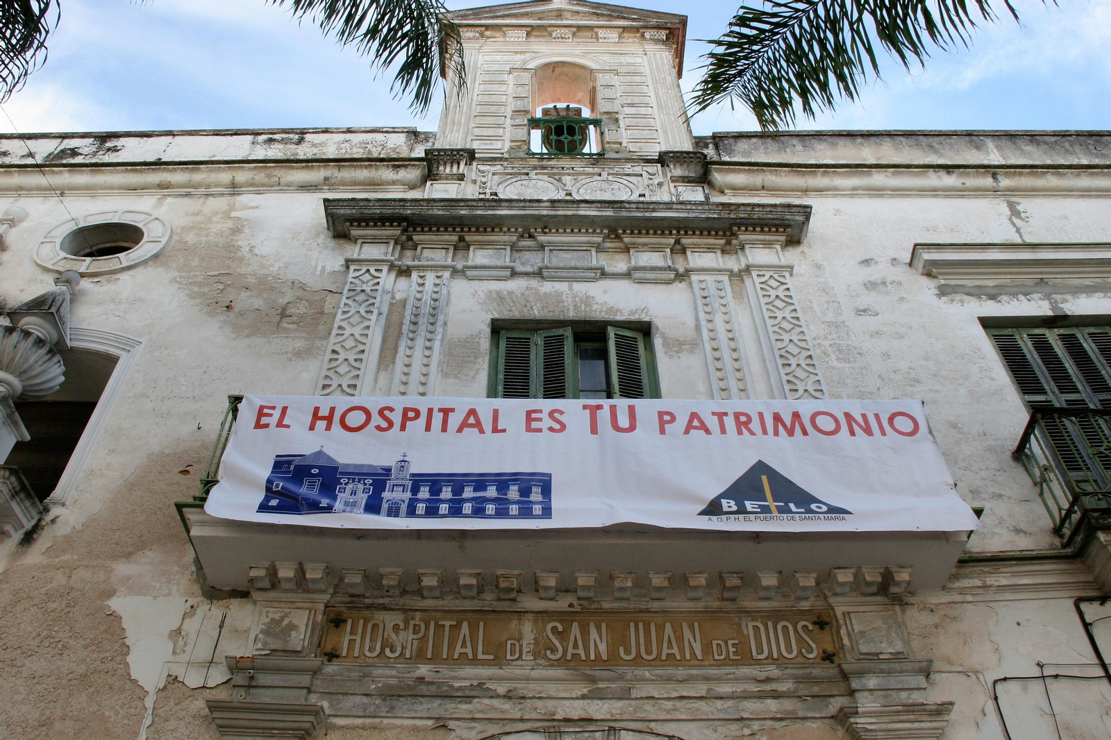 La fachada principal del antiguo Hospital Municipal, en la calle Micaela Aramburu.