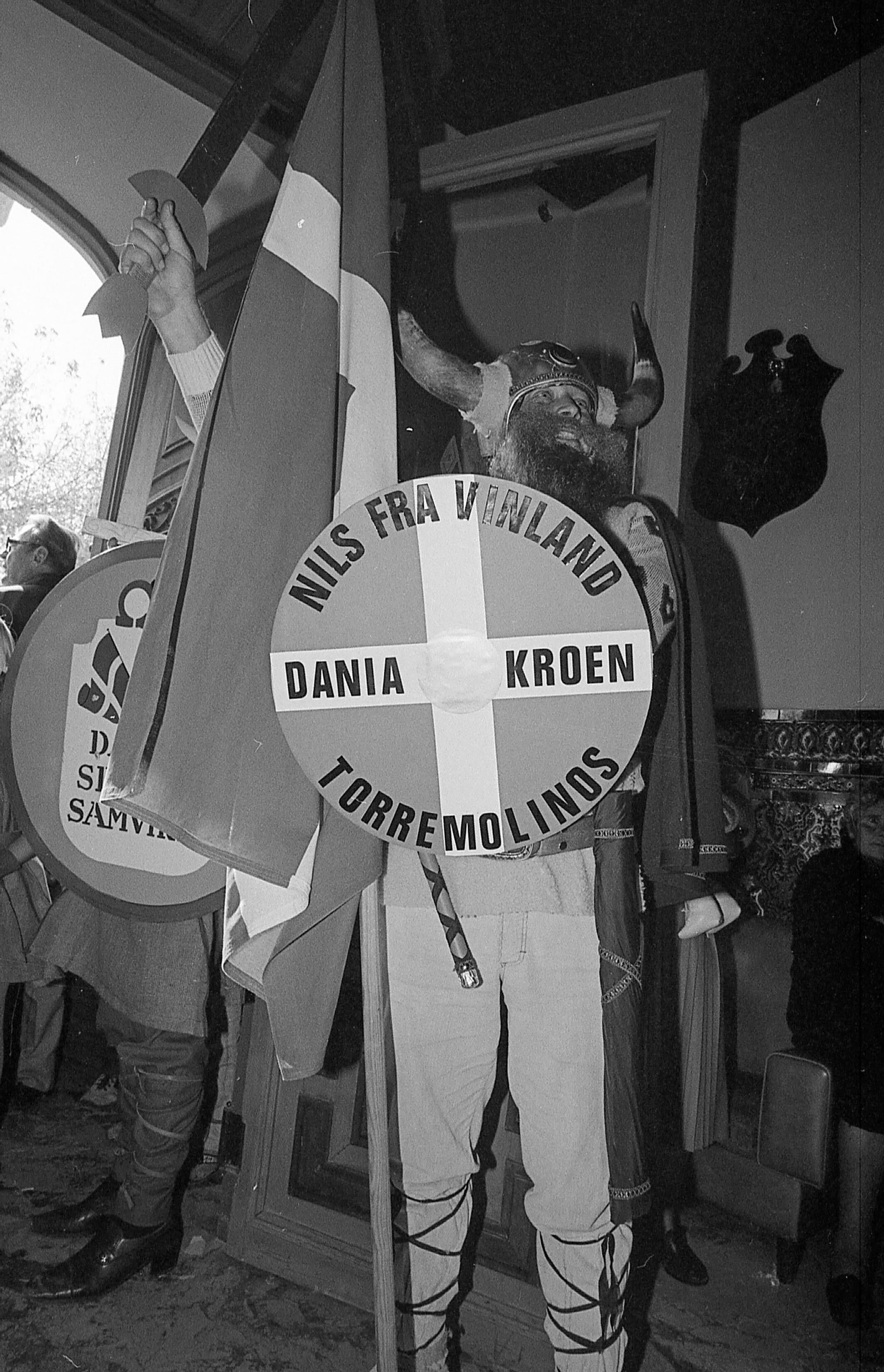 Uno de los vikingos asistentes a la firma.