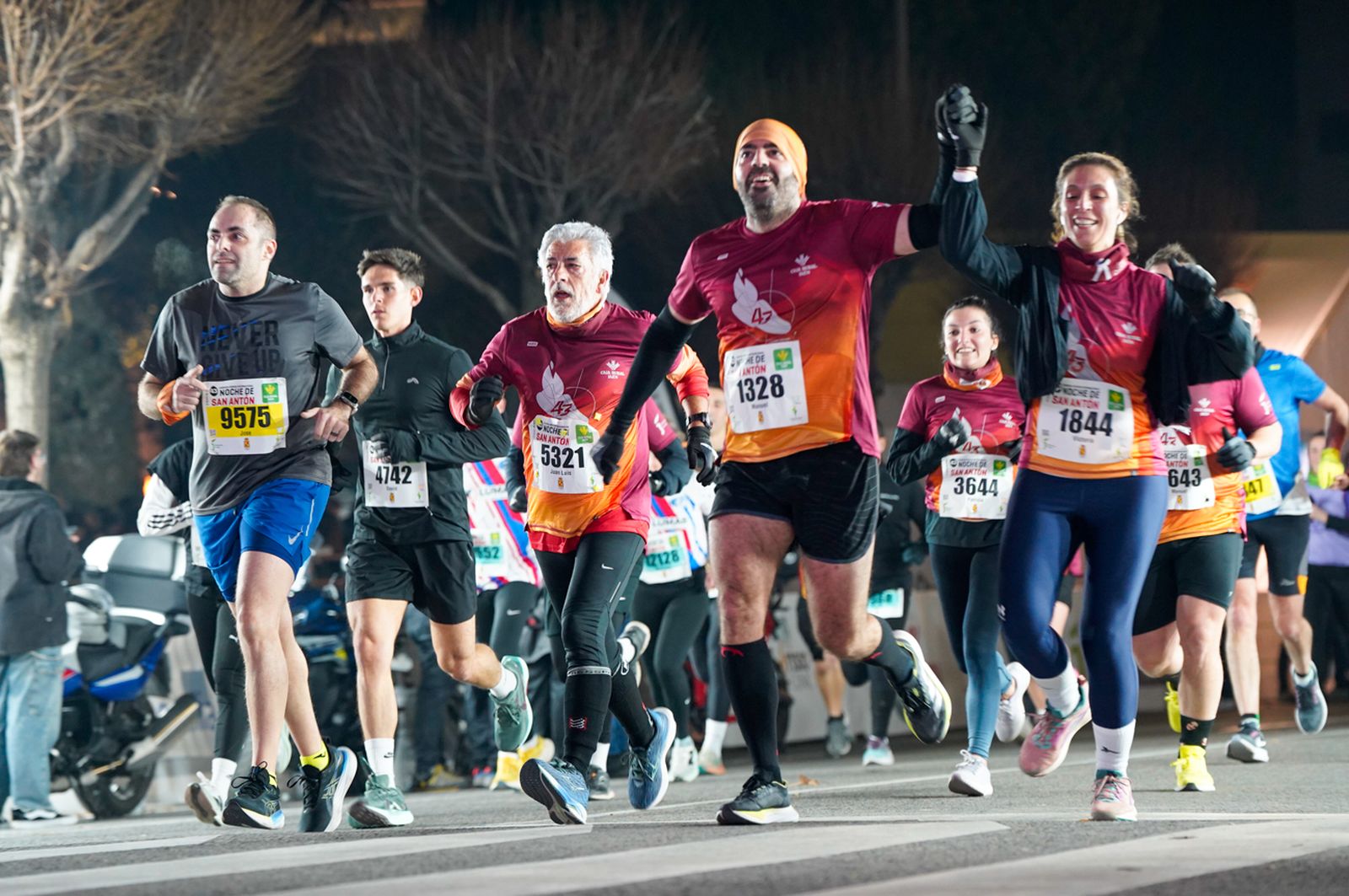 En imágenes: búscate en tu llegada a meta de la Carrera de San Antón 2026 (18)