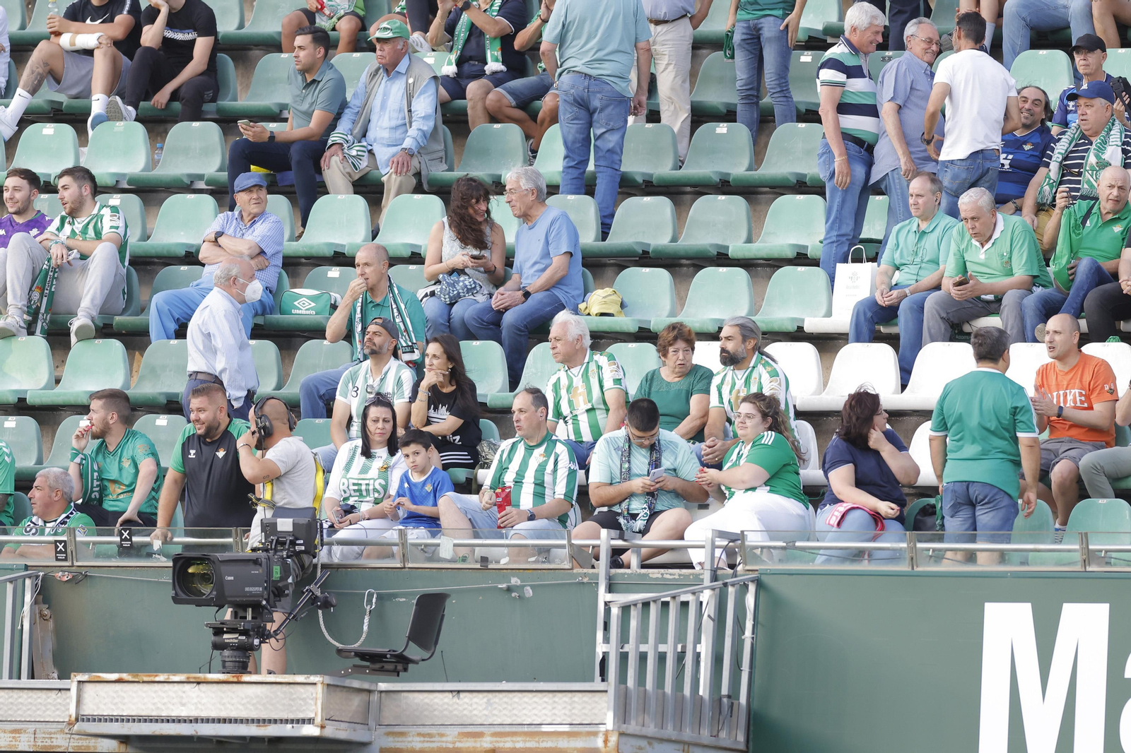 Búscate en las fotos del Betis-Rayo
