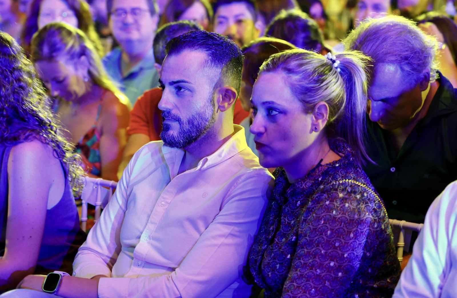 Búscate en el concierto de Hombres G