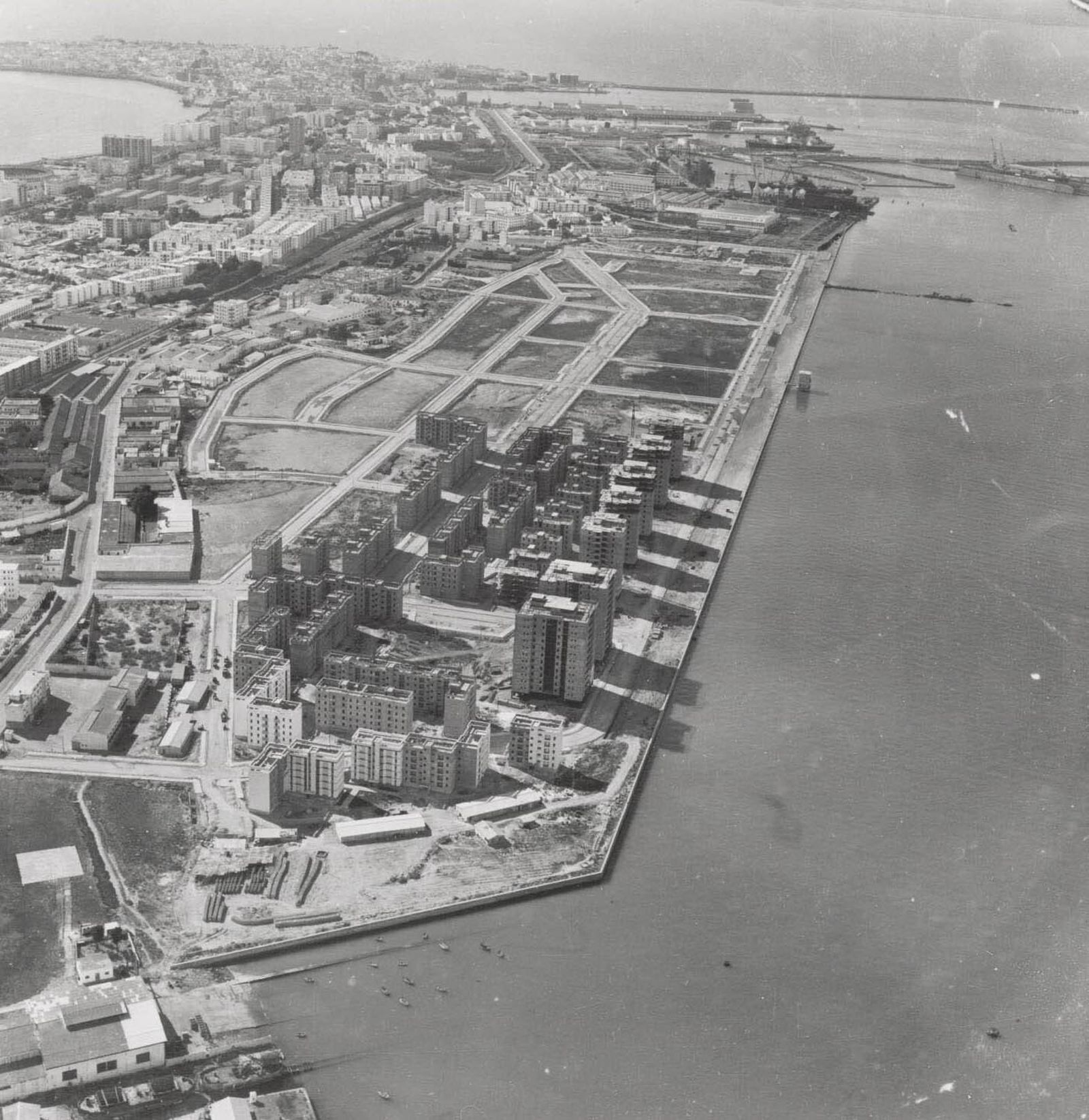 Así creció Cádiz a través de imágenes espectaculares