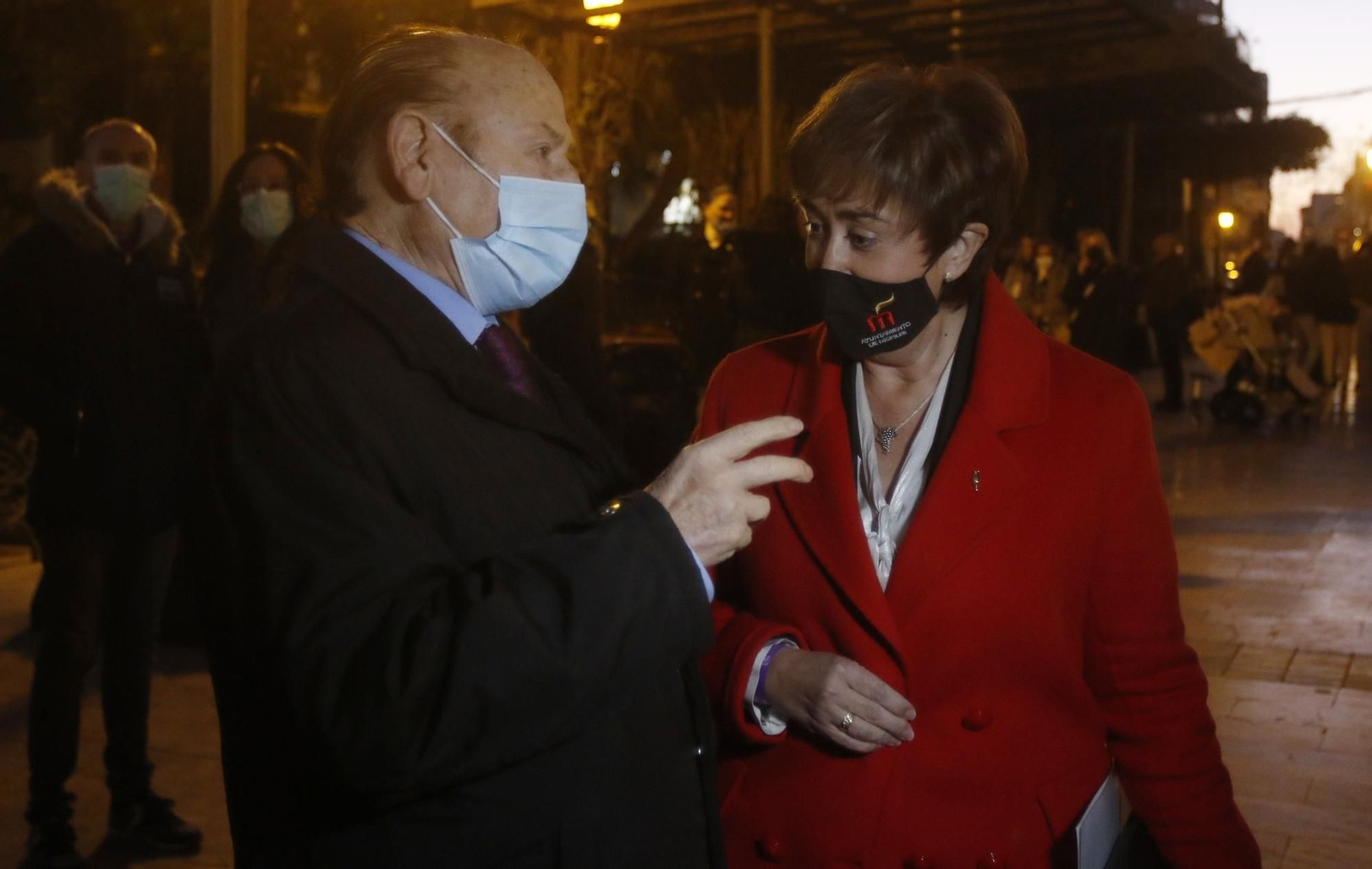 El encendido del espectacular alumbrado navideño de Puente Genil, en fotografías