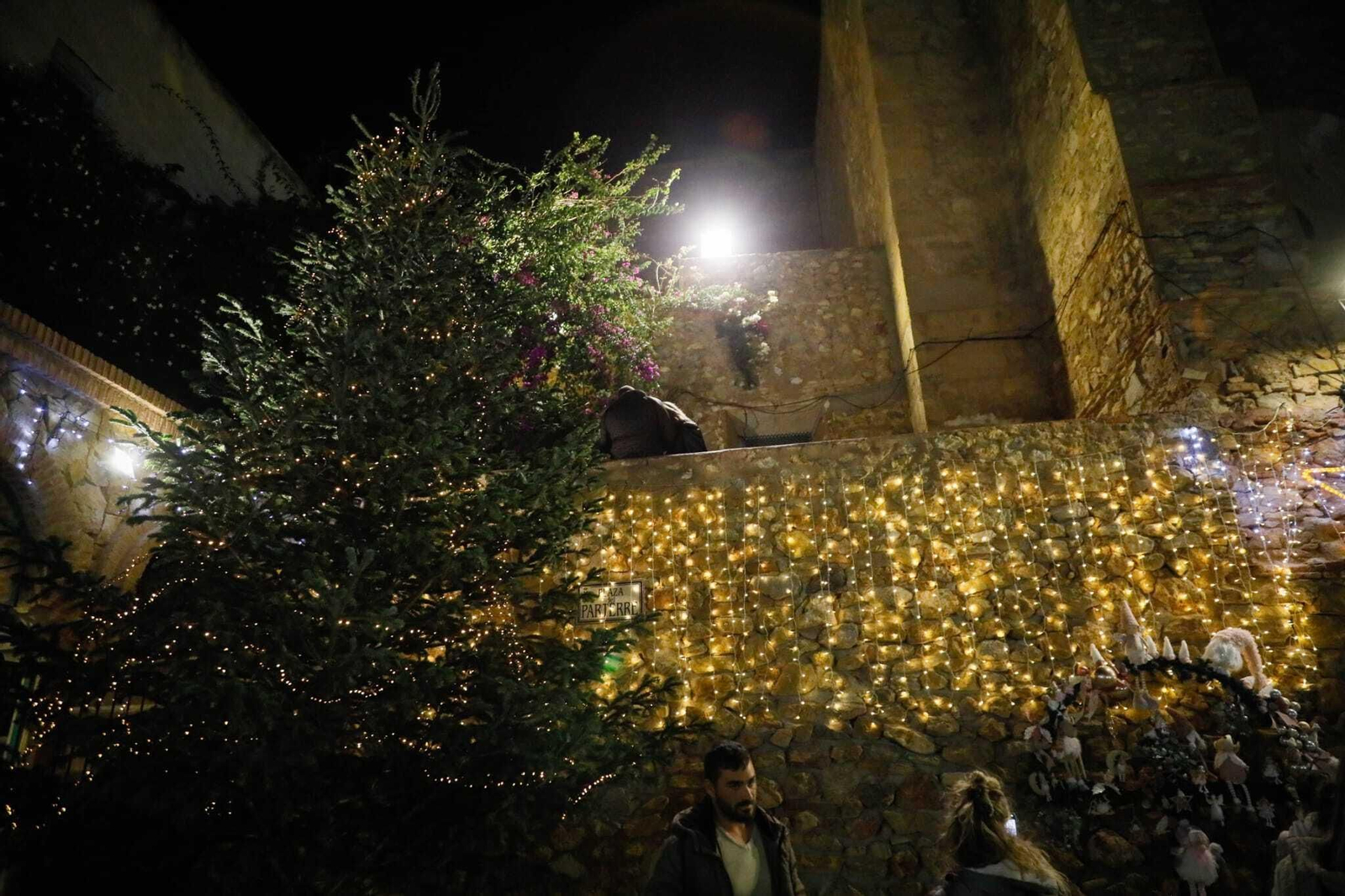 Las mejores imágenes de la iluminación navideña de Mojácar con las luces de Ferrero Rocher