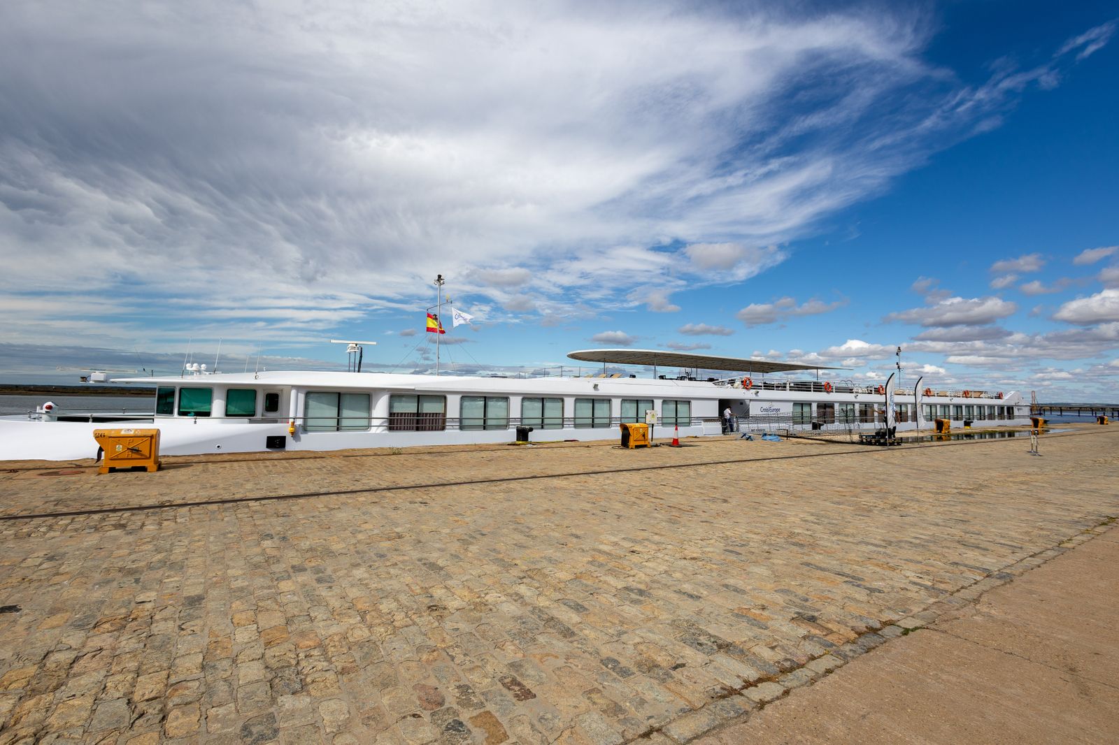 Las impresionantes imágenes del buque La Belle de Cadix en el Puerto de Huelva