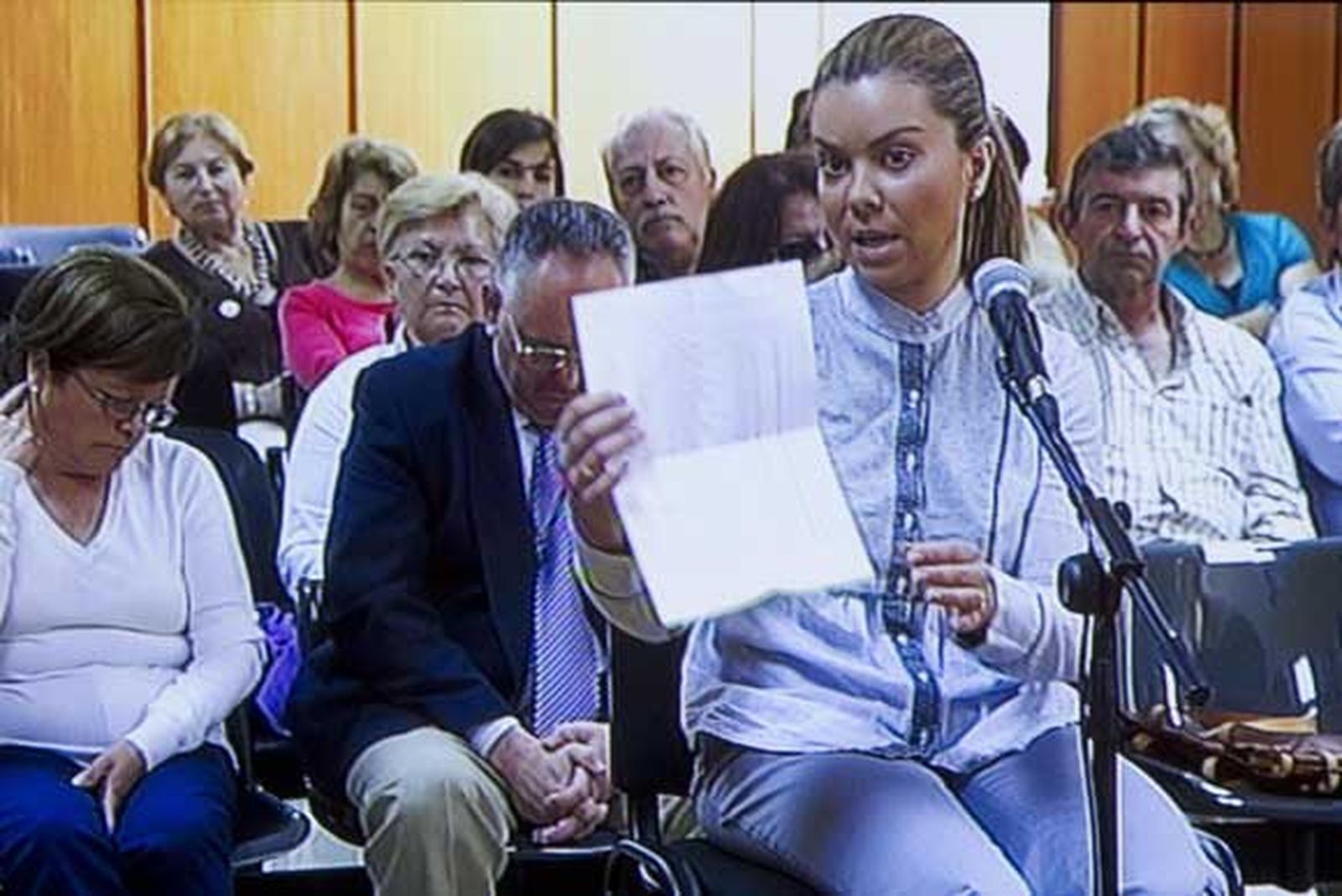 Un "pardillo" y una "engañada"