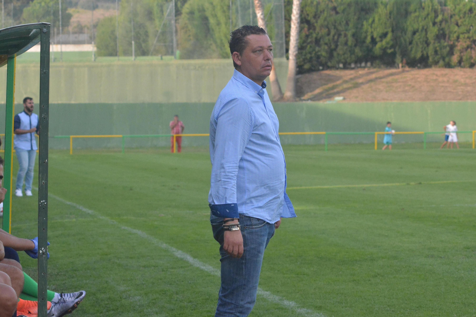 Juanma Carrillo, en el banquillo del San Rafael