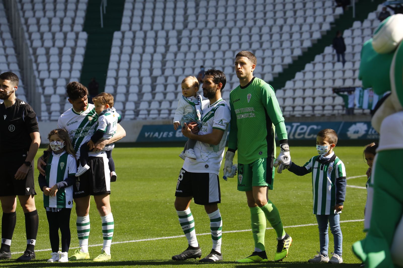 La victoria del Córdoba CF ante el Mensajero, en imágenes