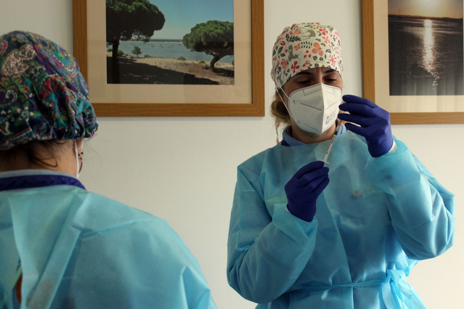 Segunda dosis de la vacuna en la residencia de mayores de Cartaya.