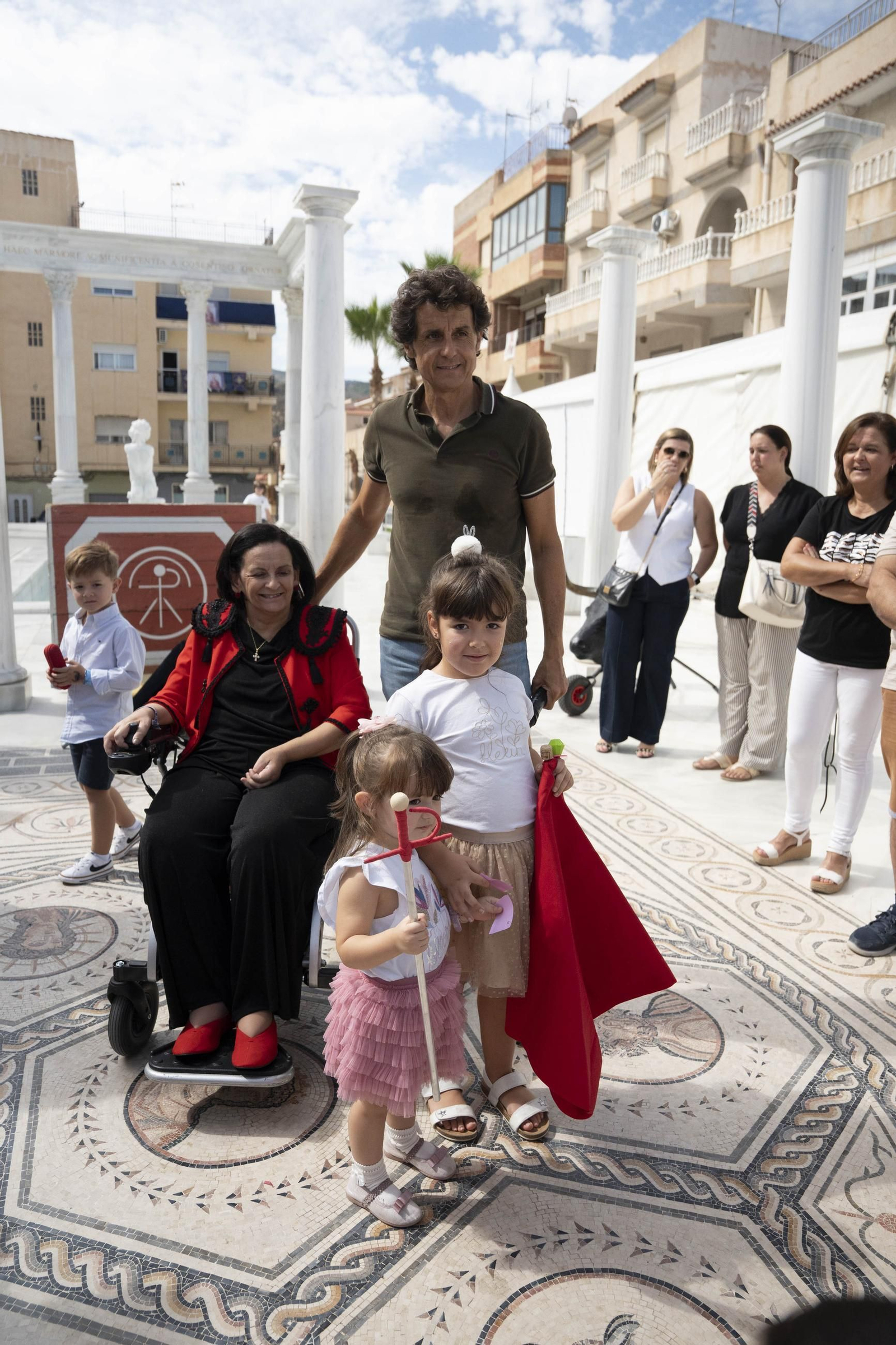 Las imágenes del taller de toros para niños y toro mecánico en Macael