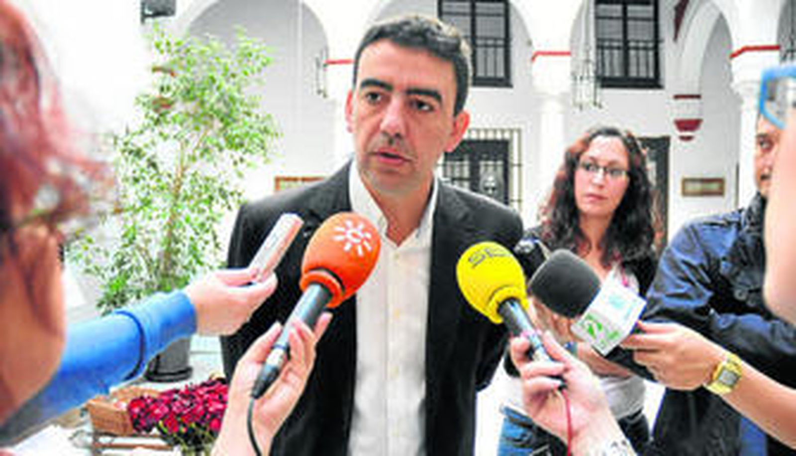 El socialista Mario Jiménez, ayer, en la sede regional de su partido.