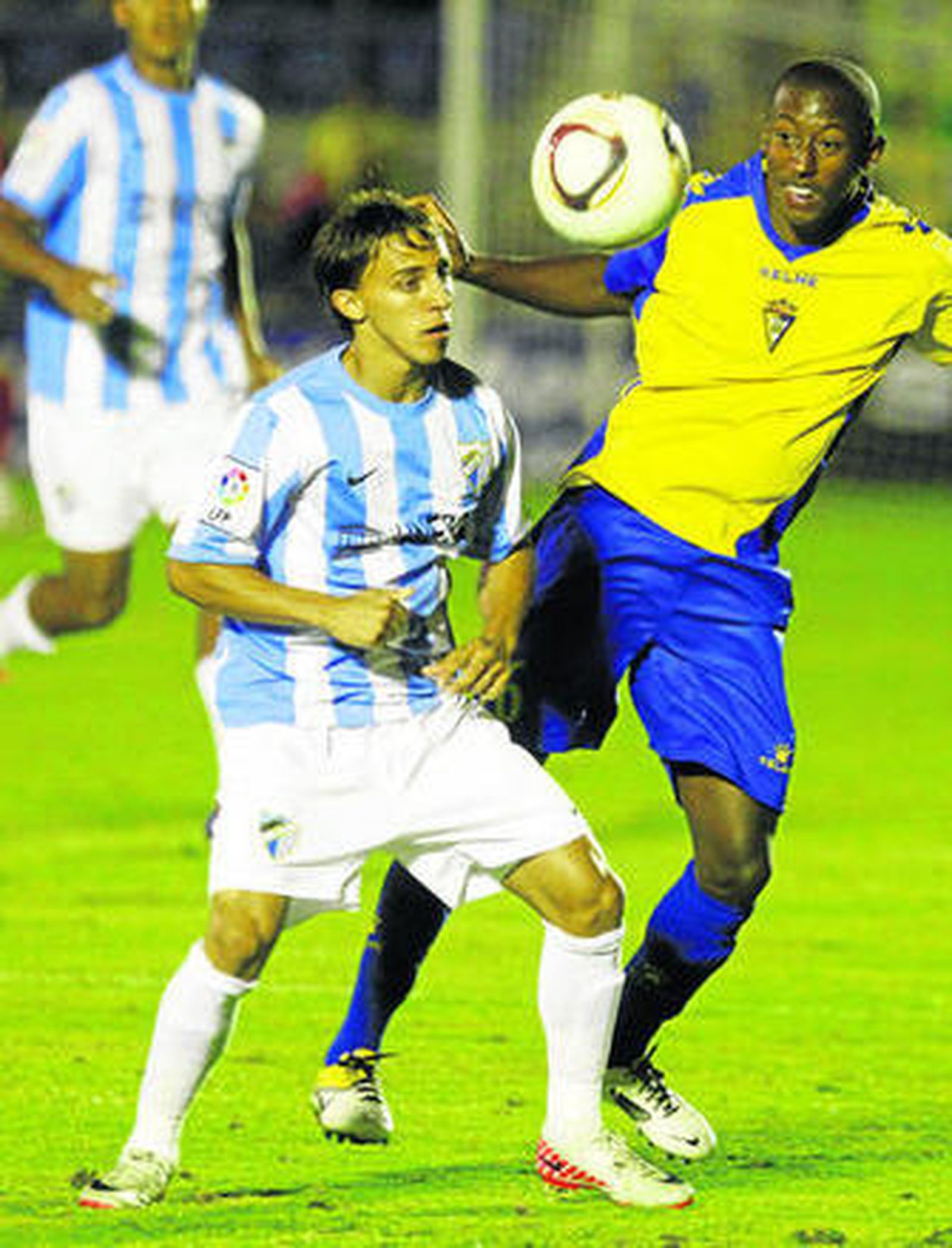 Buonanotte, en una acción ante el Cádiz en la final del Trofeo Carranza.