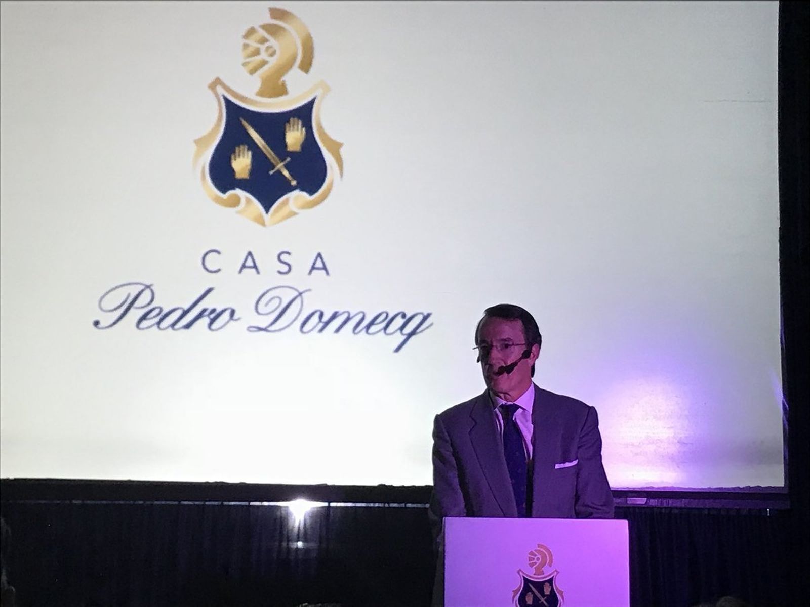 El presidente de González Byass durante una presentación reciente en México junto a su socio Grupo Emperador de los planes de Pedro Domecq.