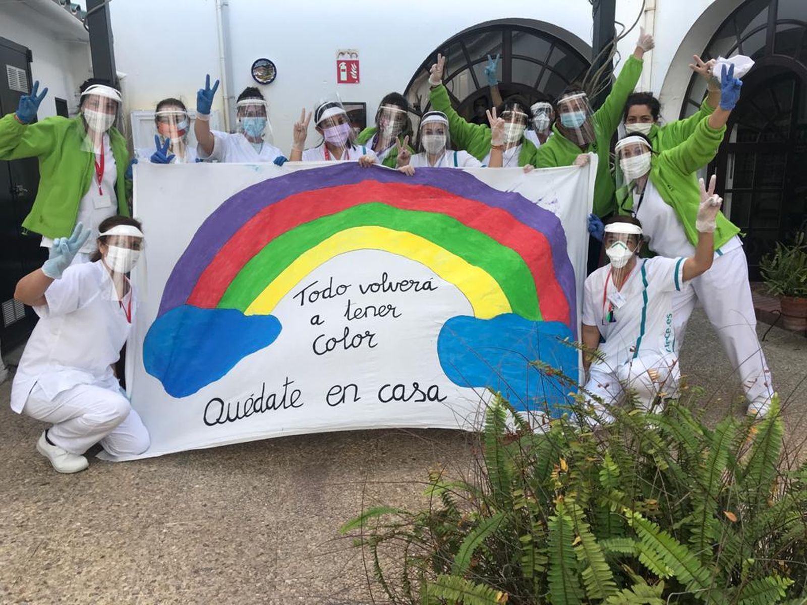 Parte del equipo de la Residencia de Mayores de San Roque, durante el confinamiento