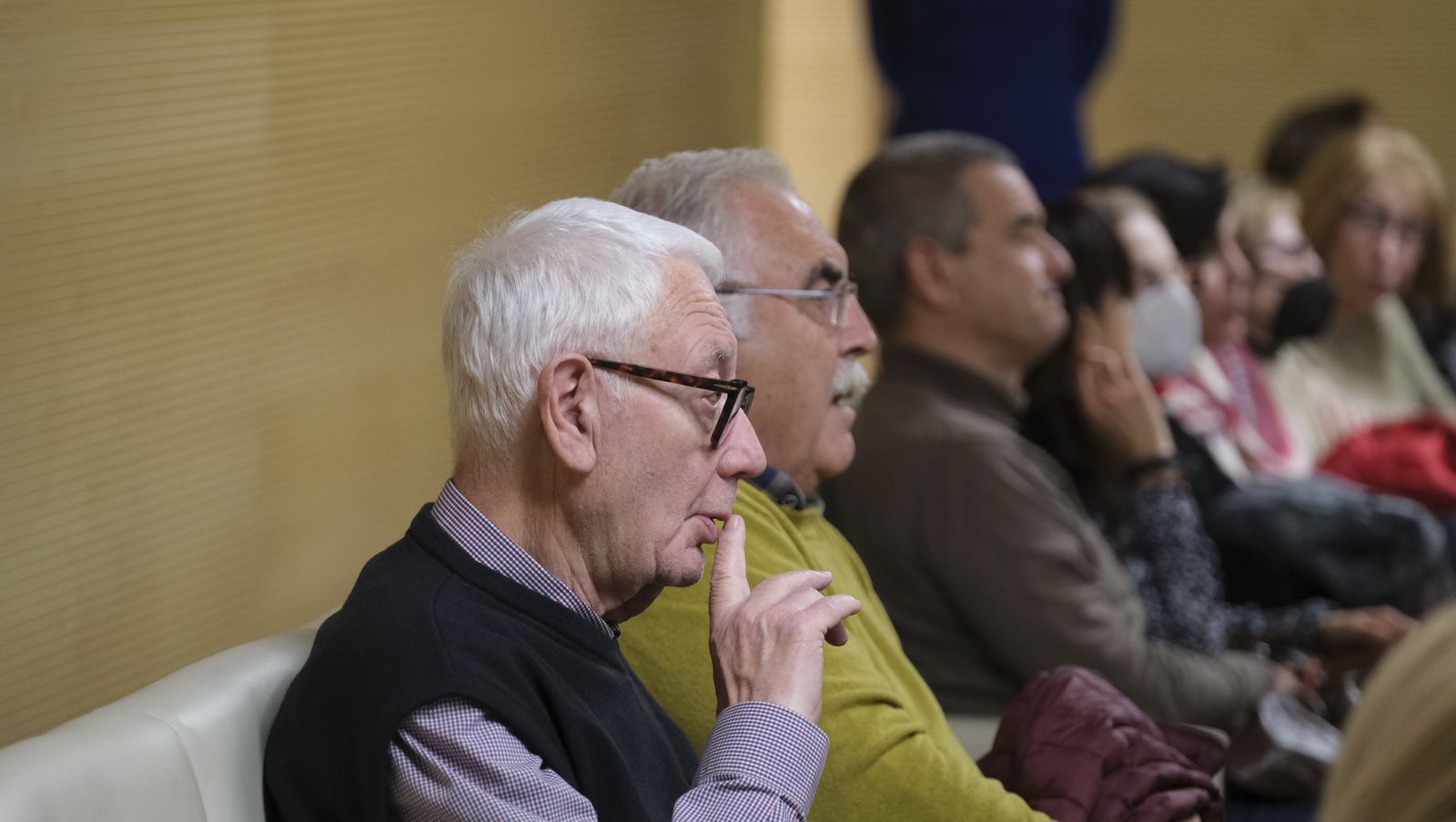 Imágenes del Diario de los Libros con la escritora ganadora del Premio Planeta 2022, Luz Gabás