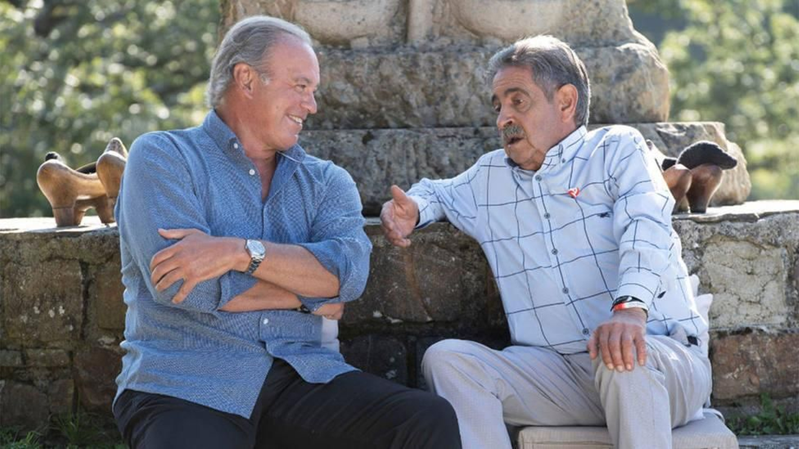 Bertín Osborne con el presidente cántabro, Miguel Ángel Revilla, en 'Mi casa es la tuya'