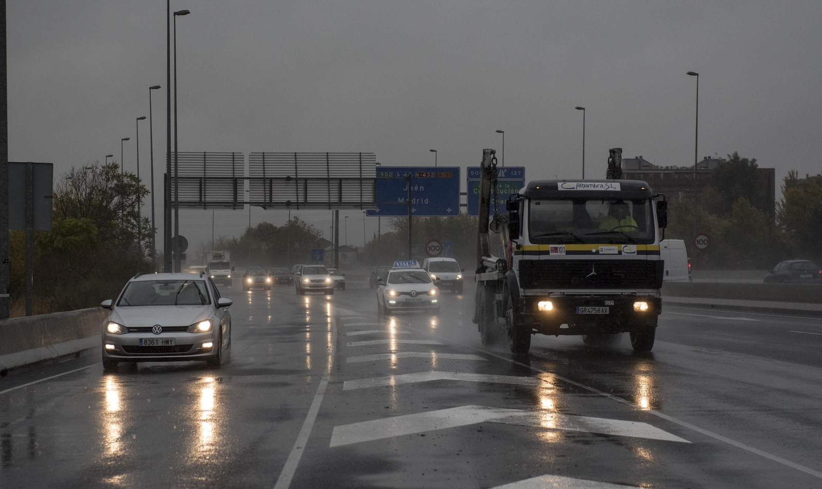 La lluvia ha dificultado el tráfico en la provincia.