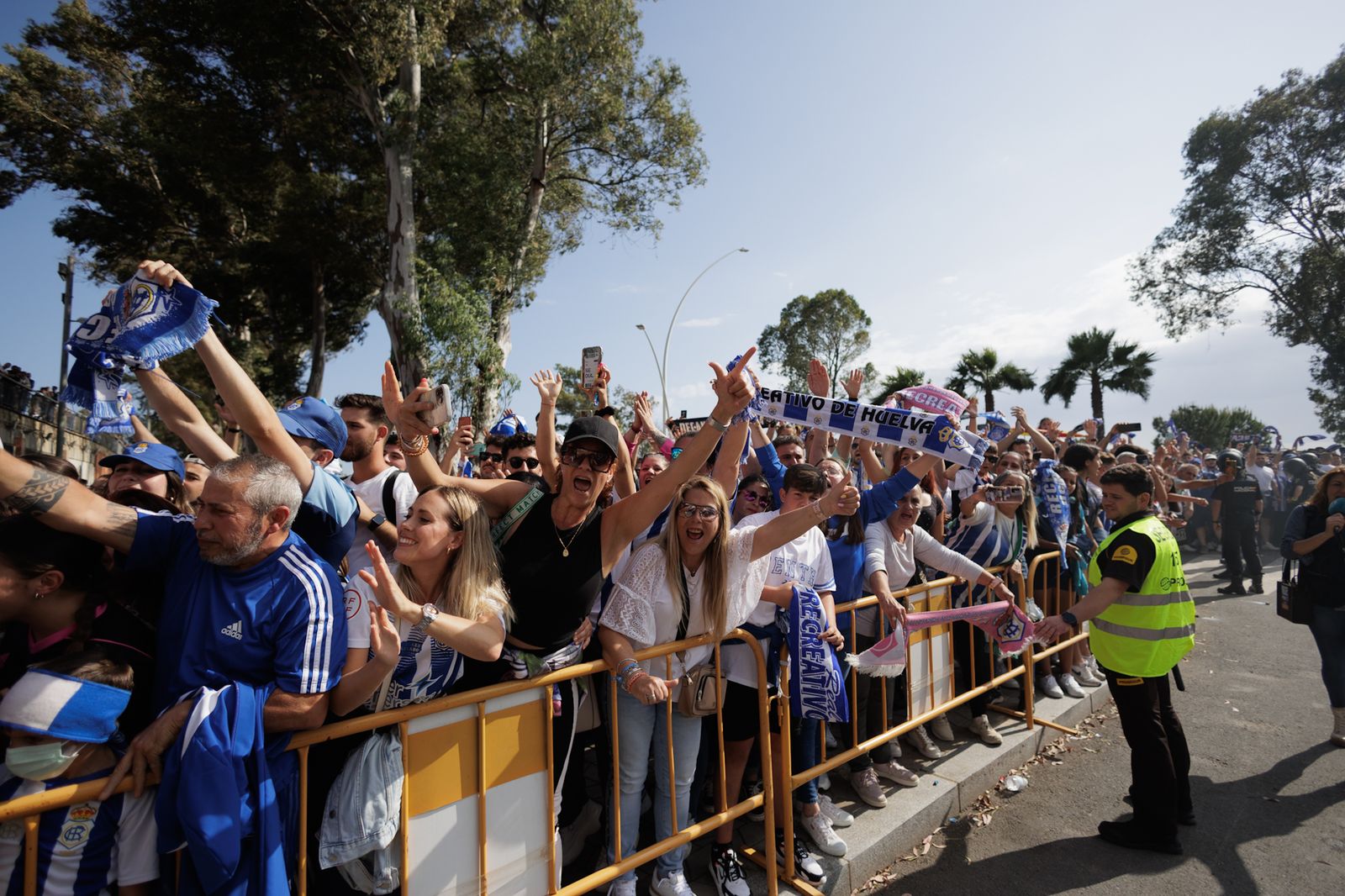 Las mejores imágenes de la afición del Recre en el partido contra la Segoviana