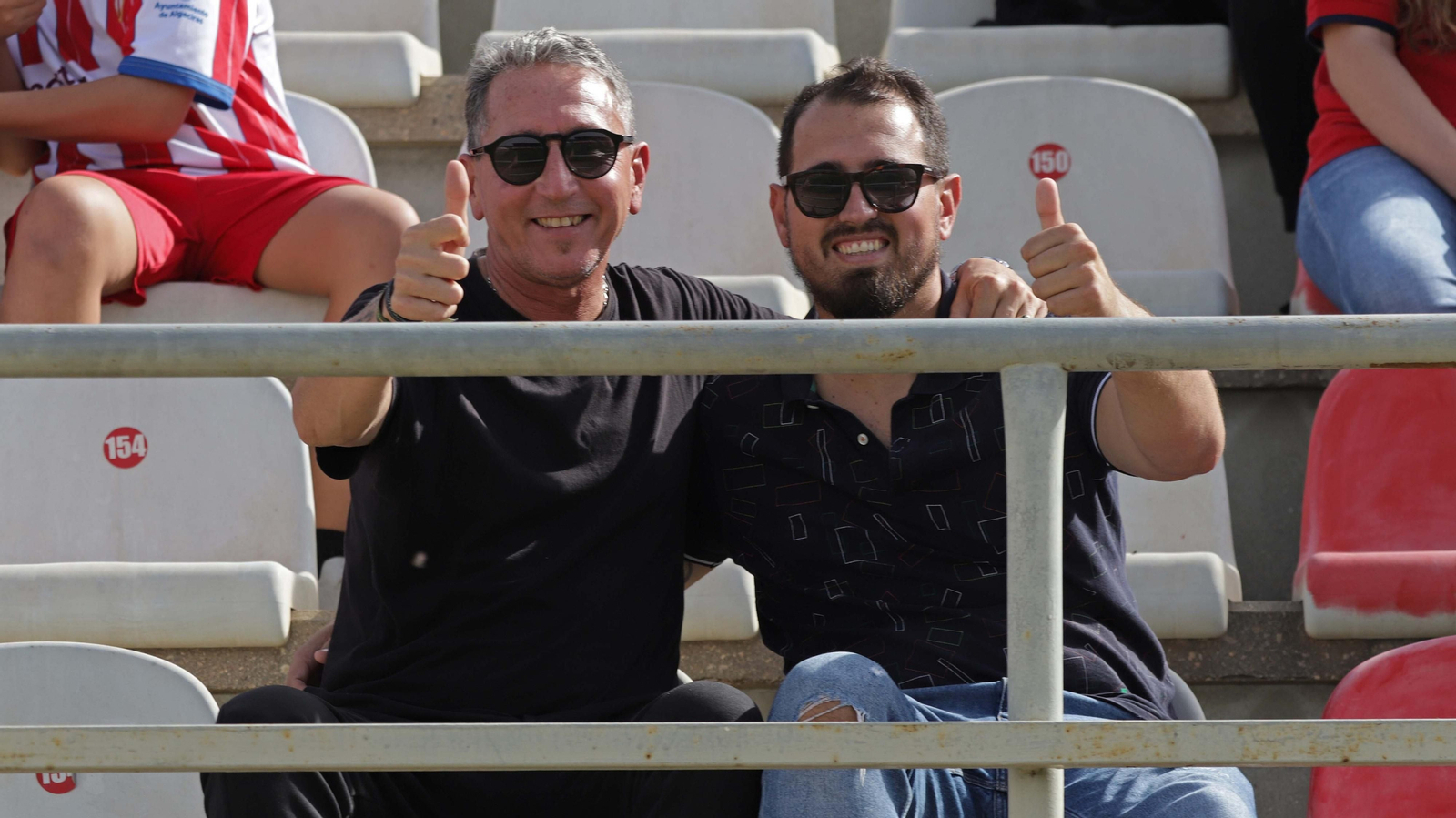 Fotos de la afición en el Nuevo Mirador