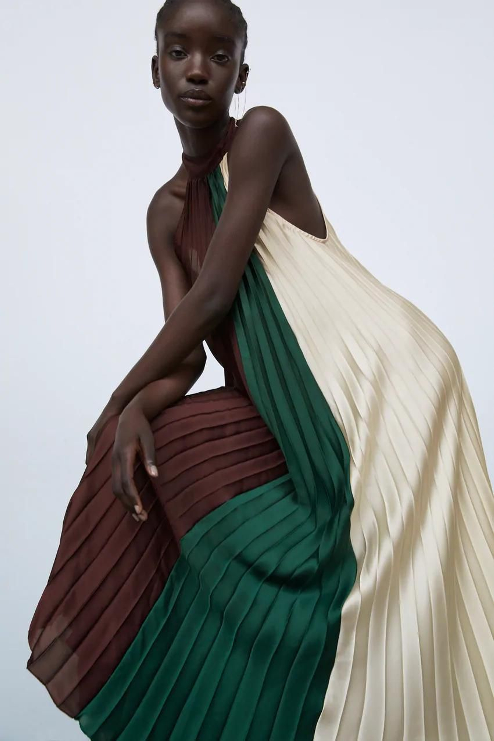 Los 15 vestidos de Zara que querrás llevar esta temporada