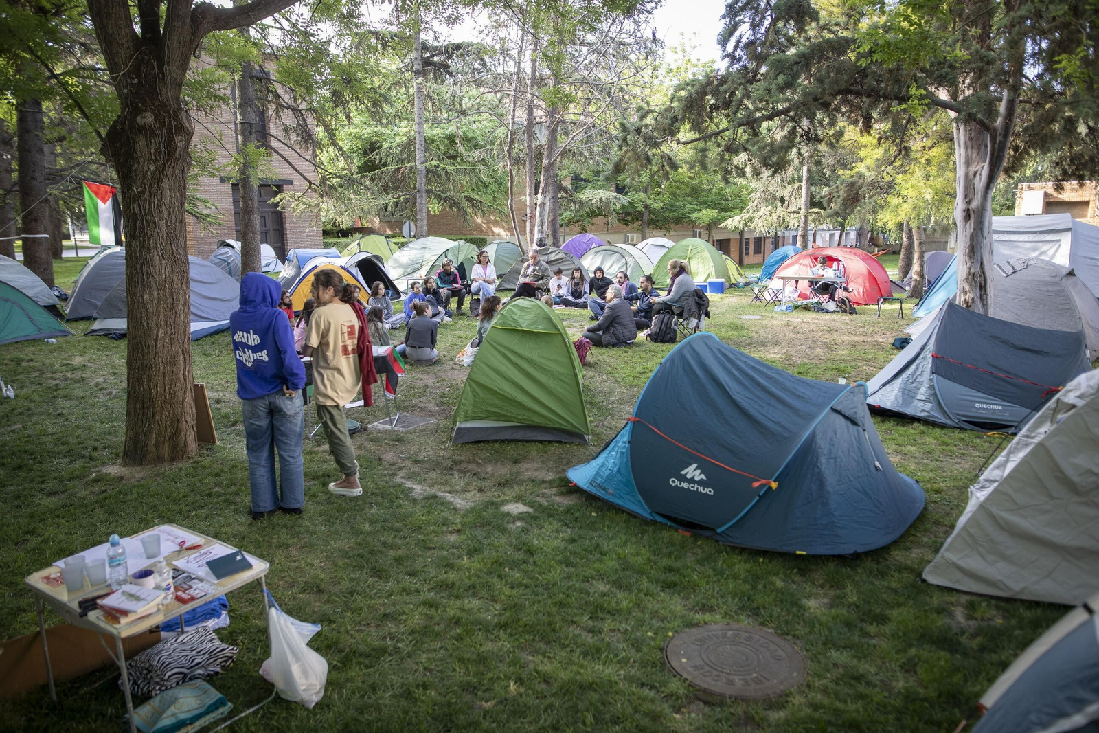 Universitarios de Granada continúan su acampada y piden la ruptura de lazos con Israel