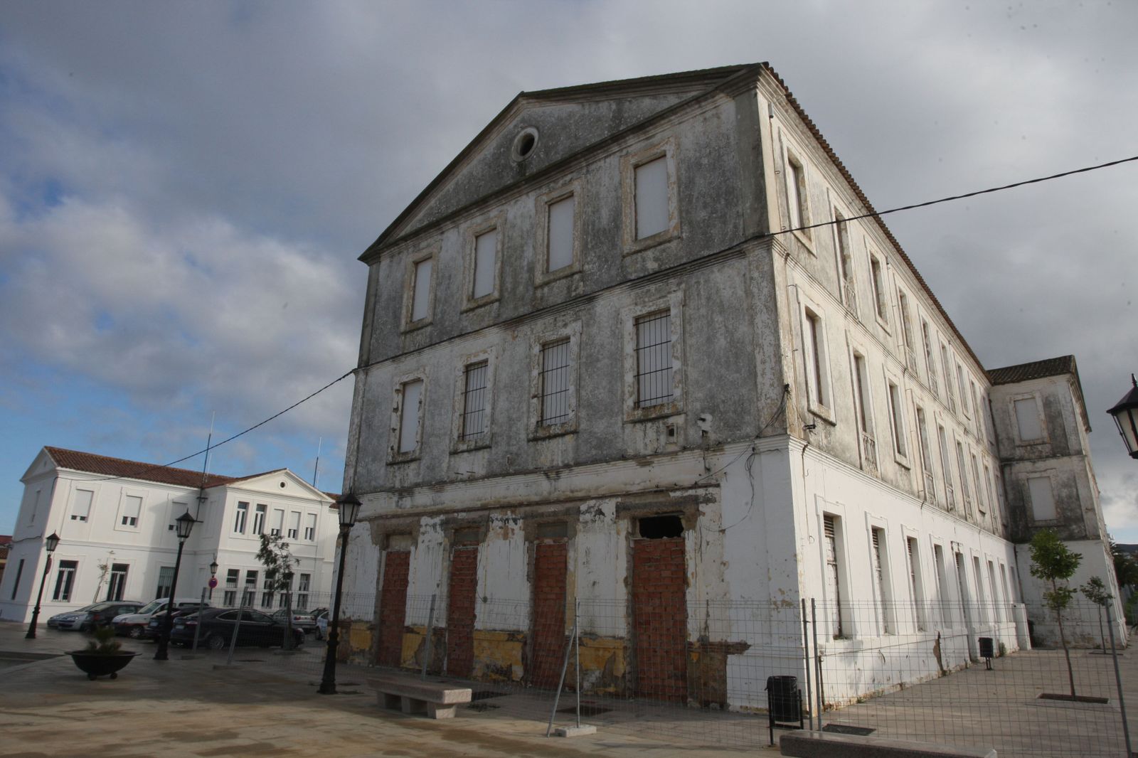 El edificio en desuso del Diego Salinas.