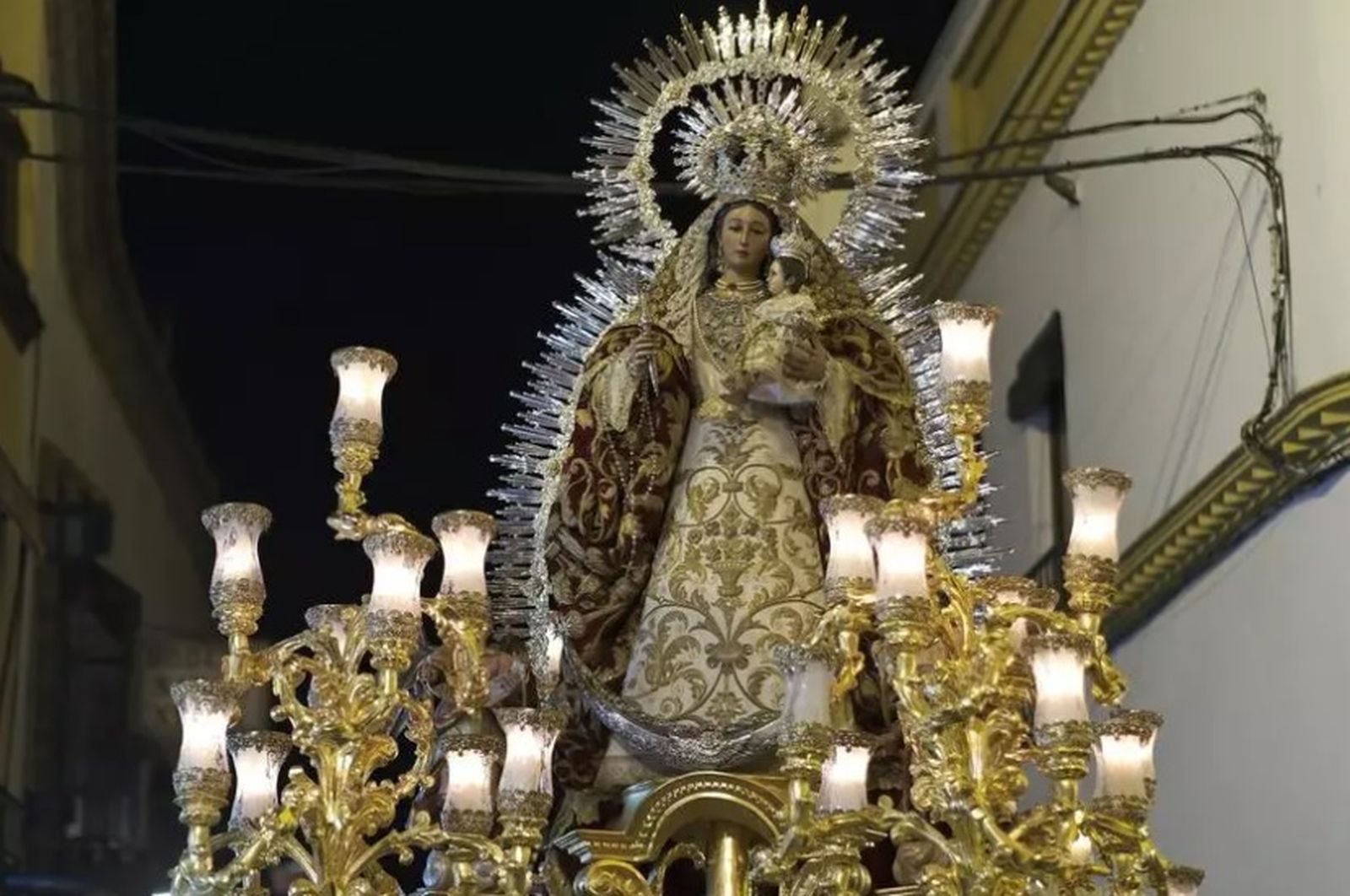 Madre de Dios del Rosario procesionará, si la lluvia lo permite, este sábado