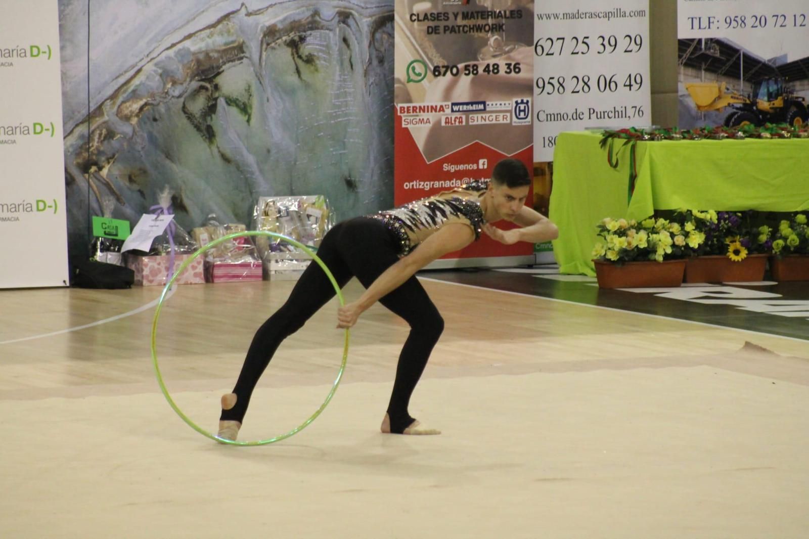 El gimnasta algecireño Álvaro Guzmán, en un ejercicio de aro