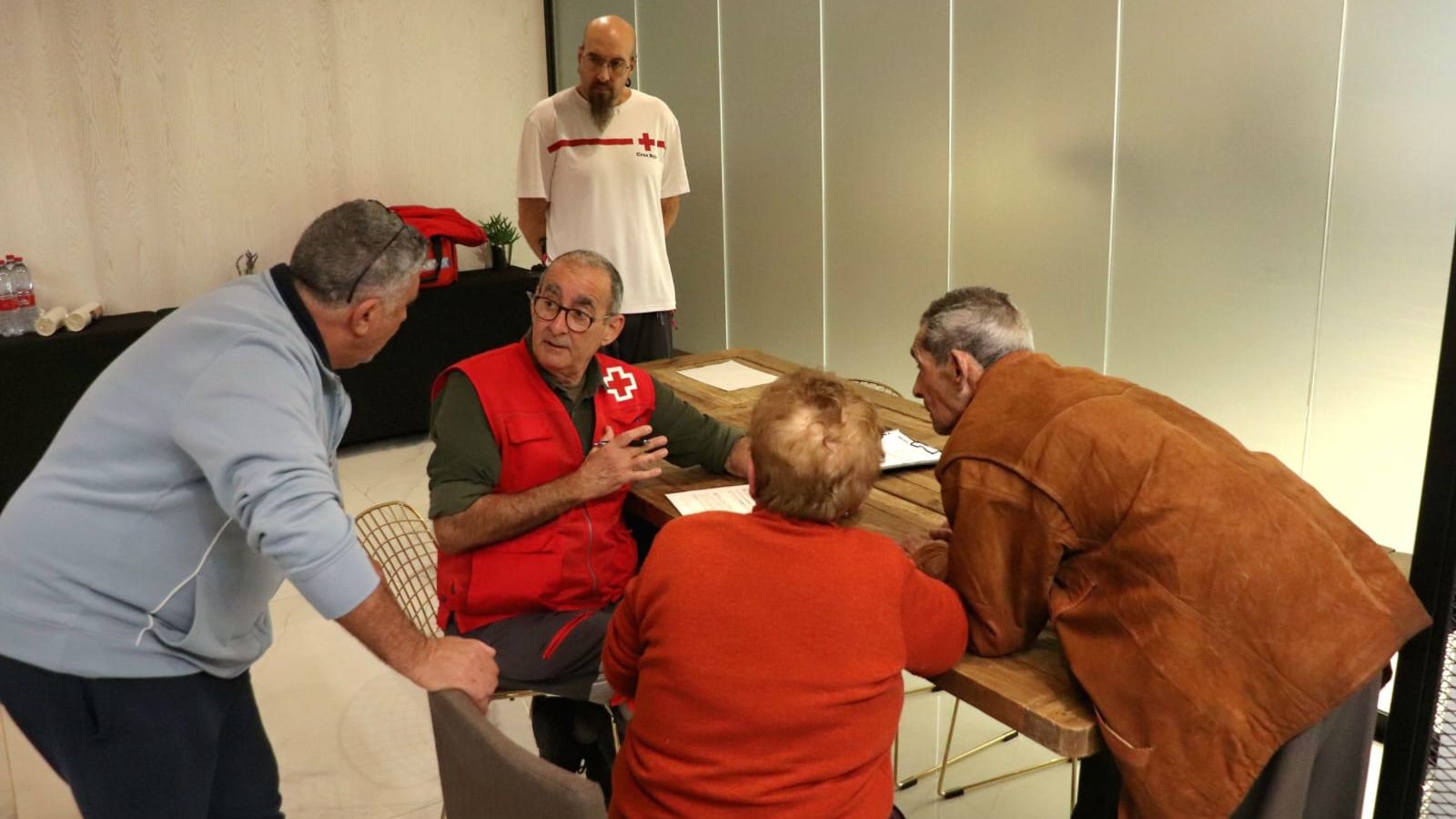 Cruz Roja les suministrará los medicamentos que necesiten a los desalojados