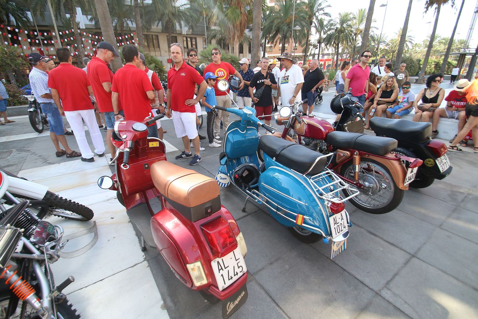 Fotogalería de la exhibición de motos antiguas. Feria Almería 2019