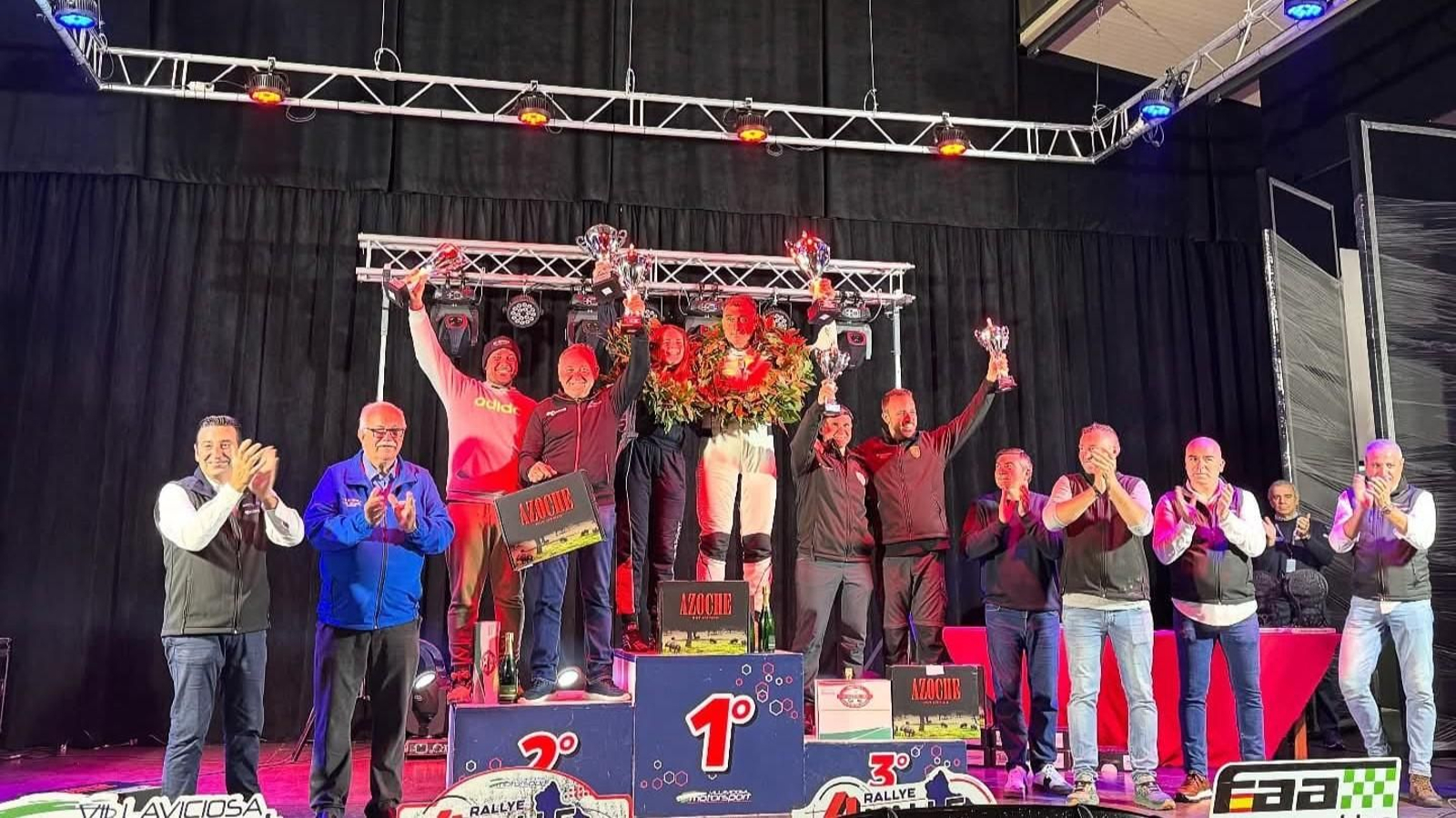 Pedro David Pérez, José Antonio Aznar y Alberto Valverde, en el podio.