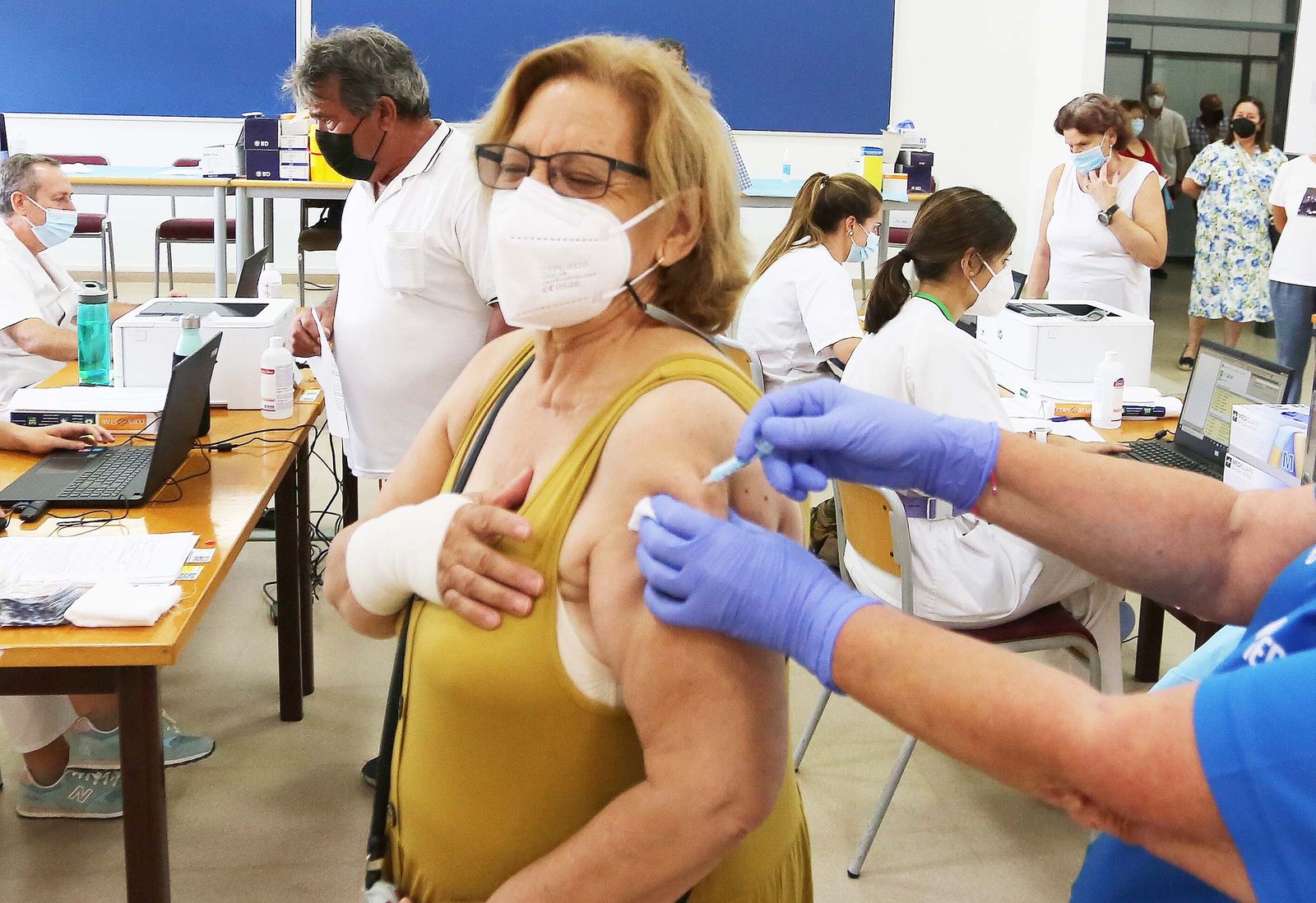 Vacunación masiva en el campus de la UCA en Jerez