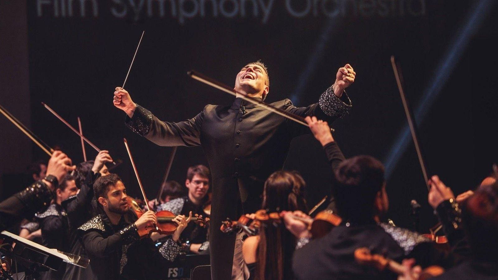 La Film Symphony Orchestra.