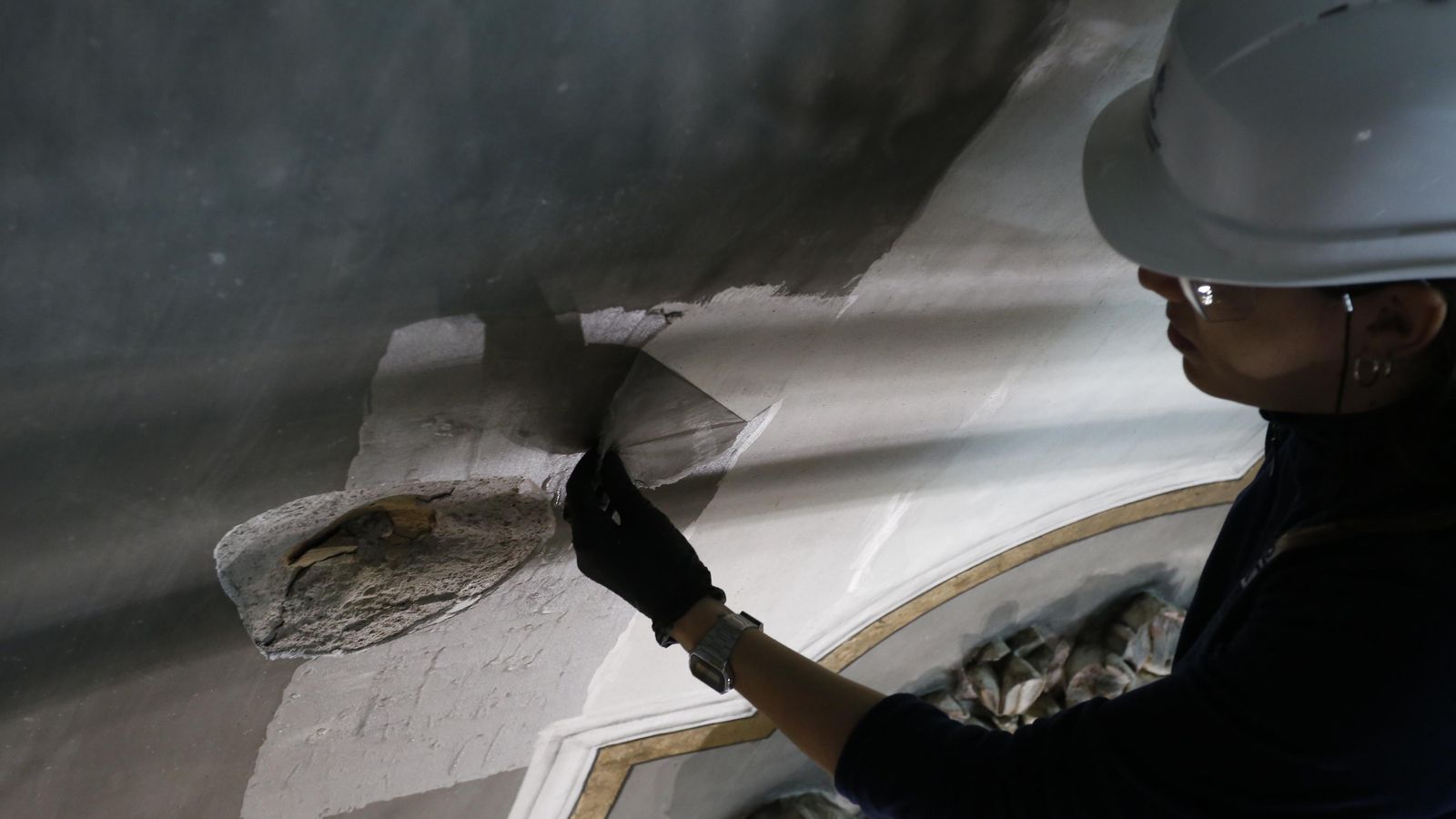 Retirada de la suciedad aplicando una solución con geles de Agar-Agar