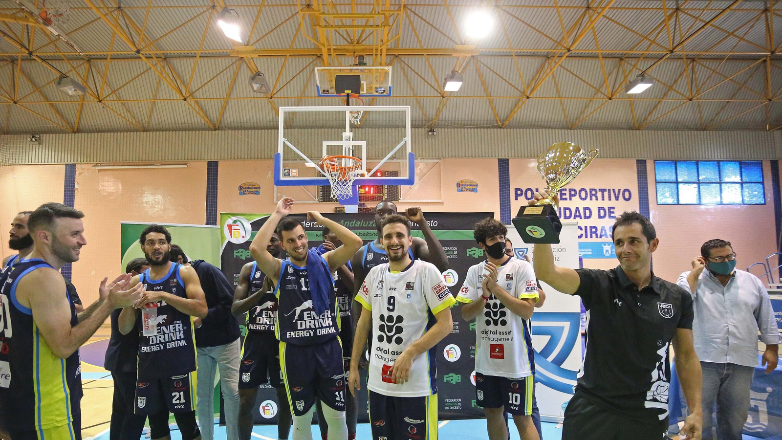 Las mejores fotos del UDEA - ULB de la Copa Diputación