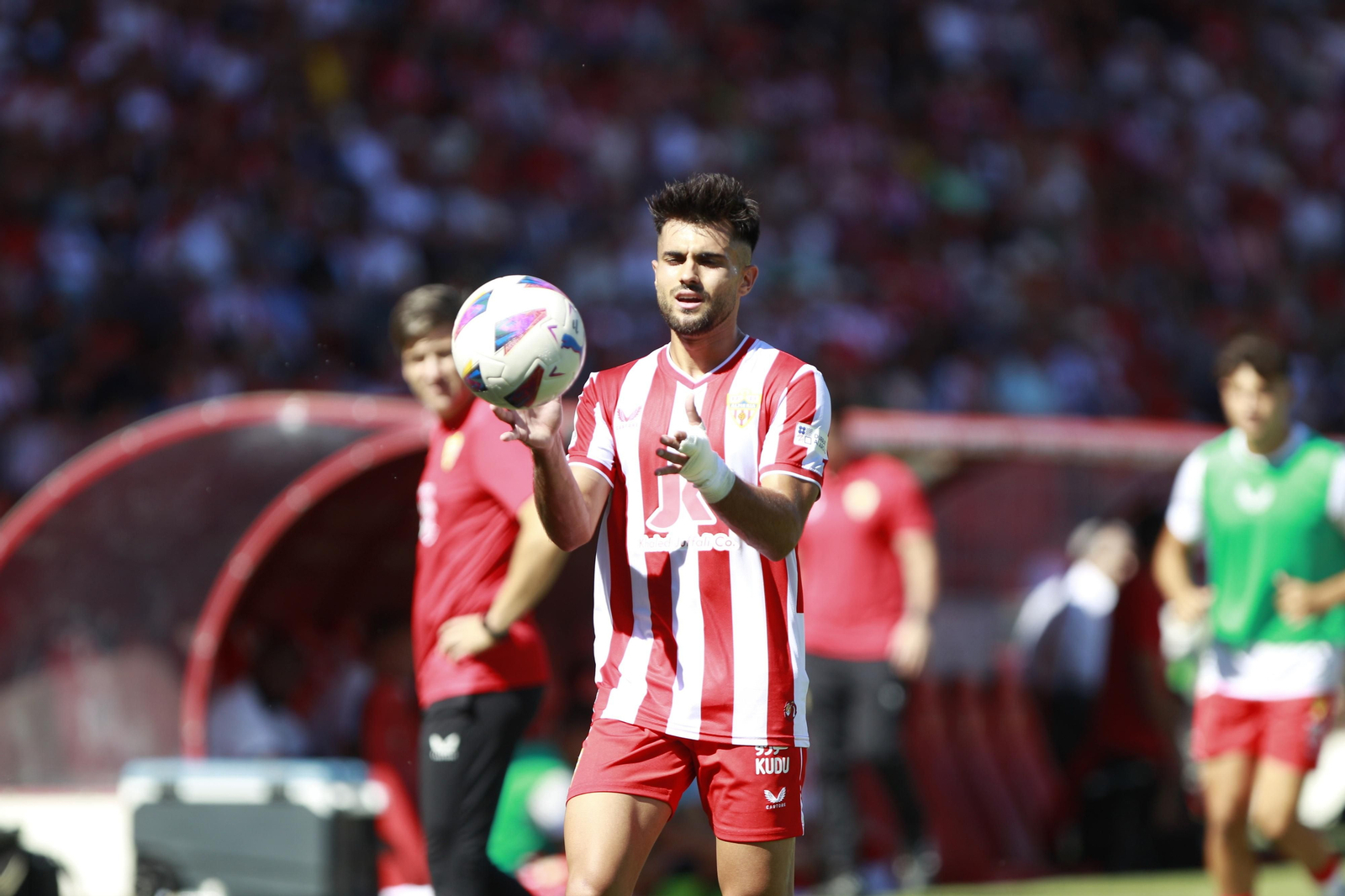 Imágenes del empate a 3 de la U.D. Almería y el Granada C.F.